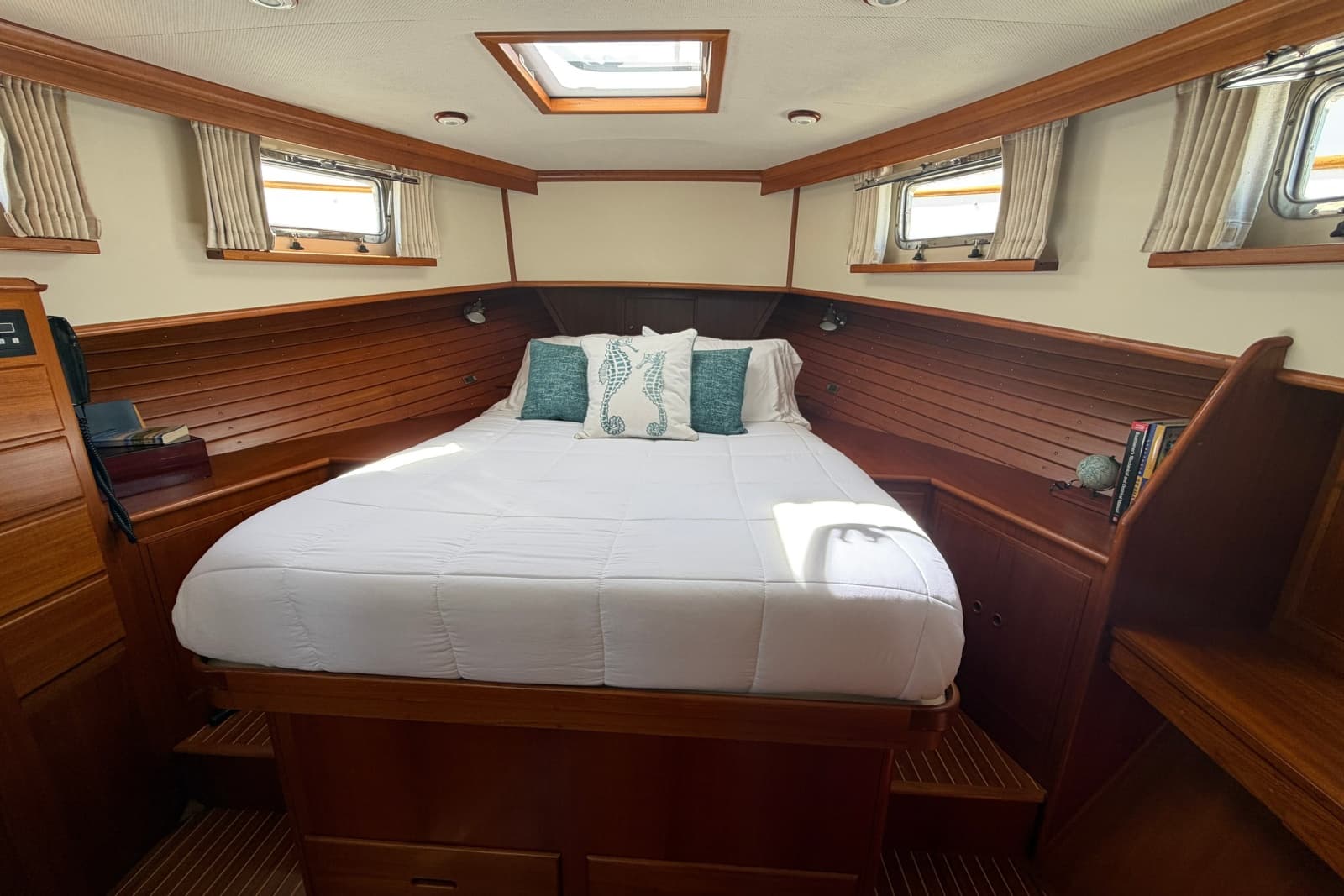2003 Grand Banks 46 Europa - Photo 31