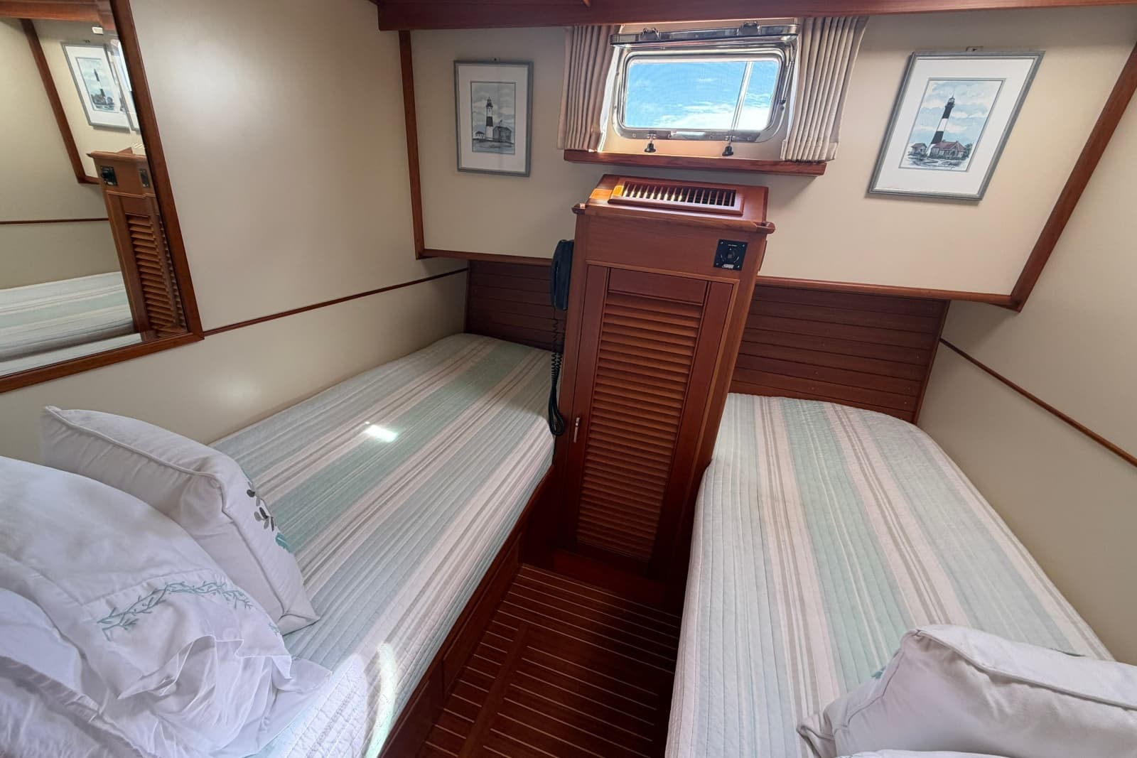 2003 Grand Banks 46 Europa - Photo 29