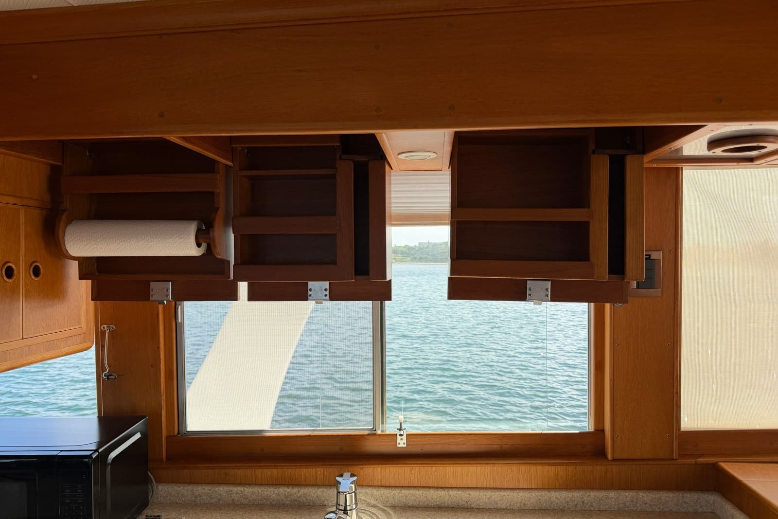 2003 Grand Banks 46 Europa - Photo 25
