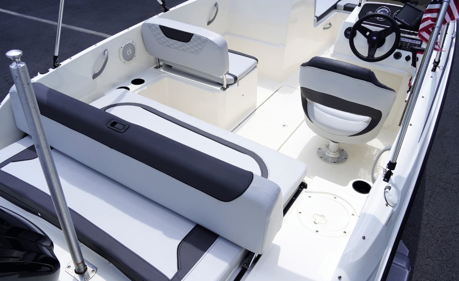 2024 Bayliner M19 - Photo 7