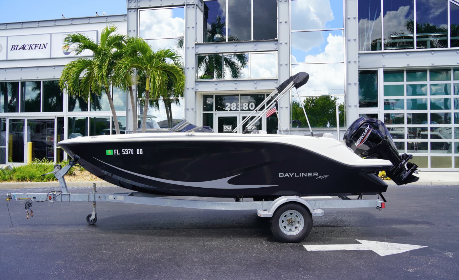 2024 Bayliner M19 - Photo 1