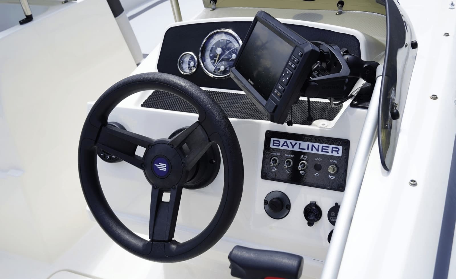 2024 Bayliner M19 - Photo 11