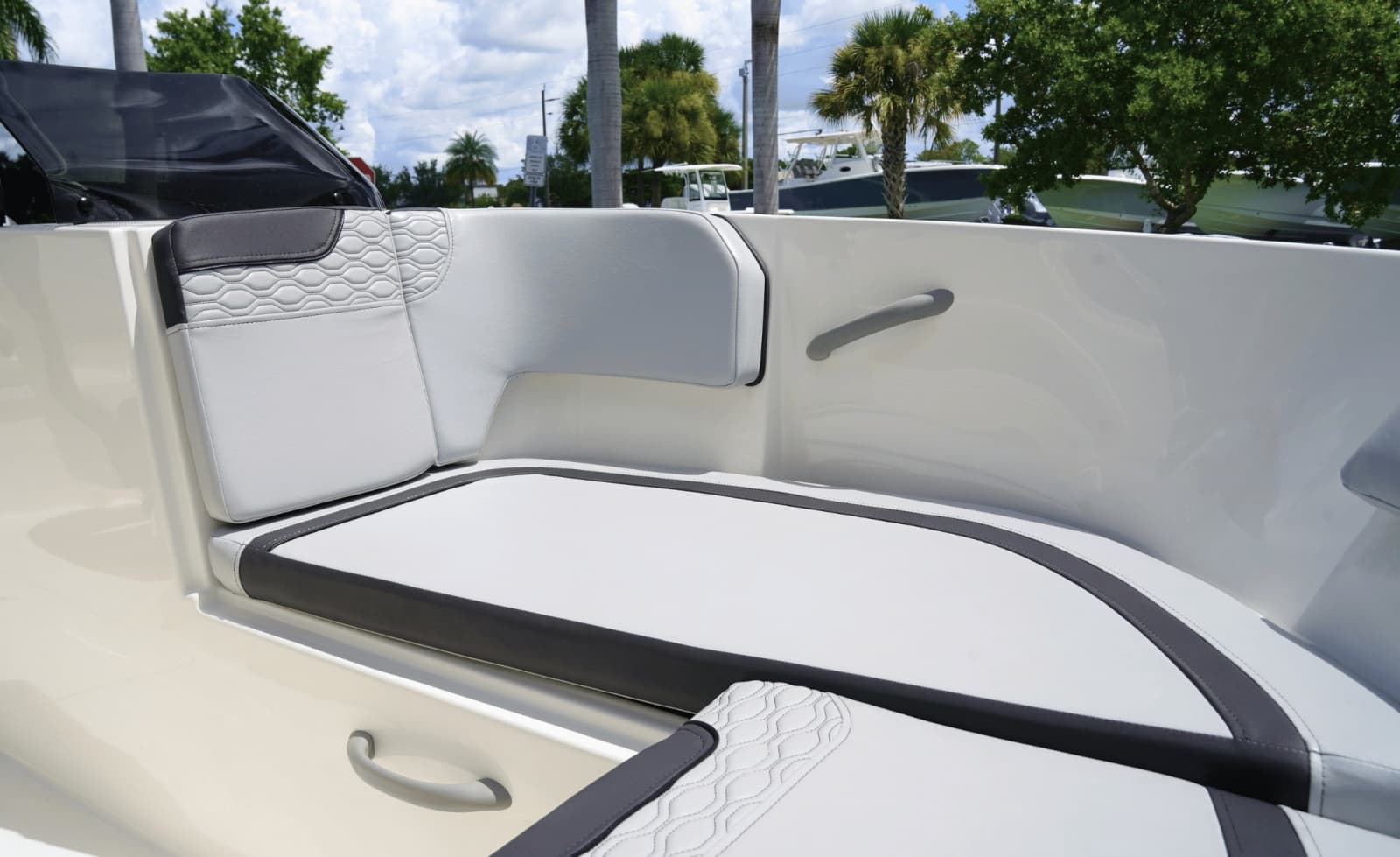 2024 Bayliner M19 - Photo 24