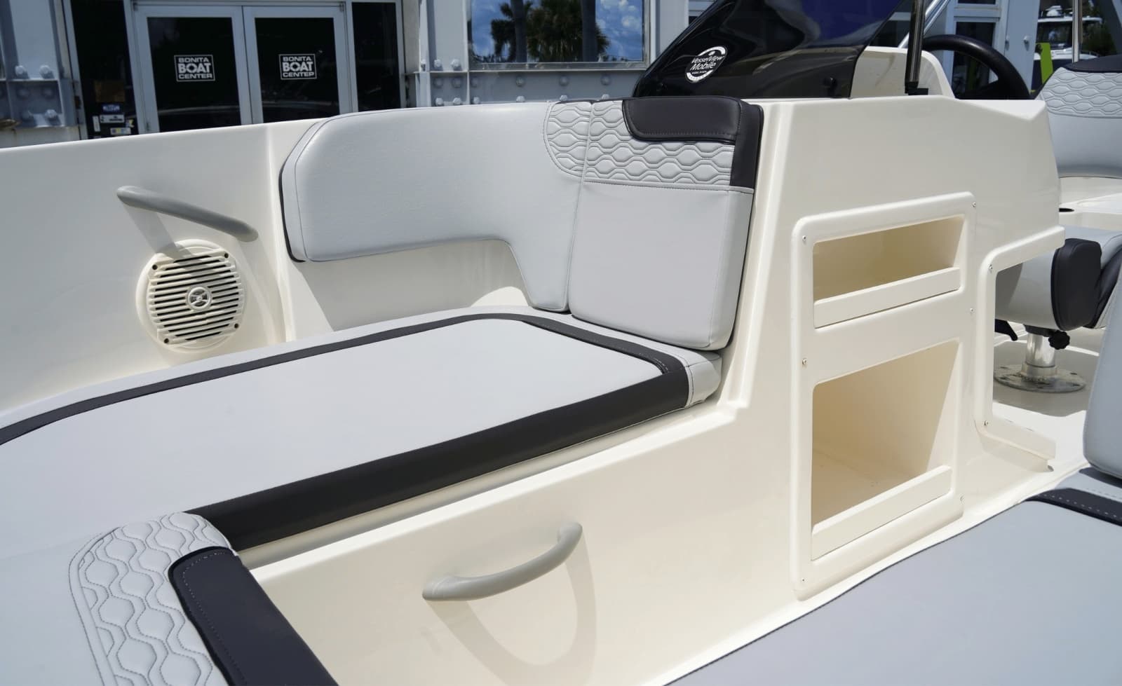 2024 Bayliner M19 - Photo 25
