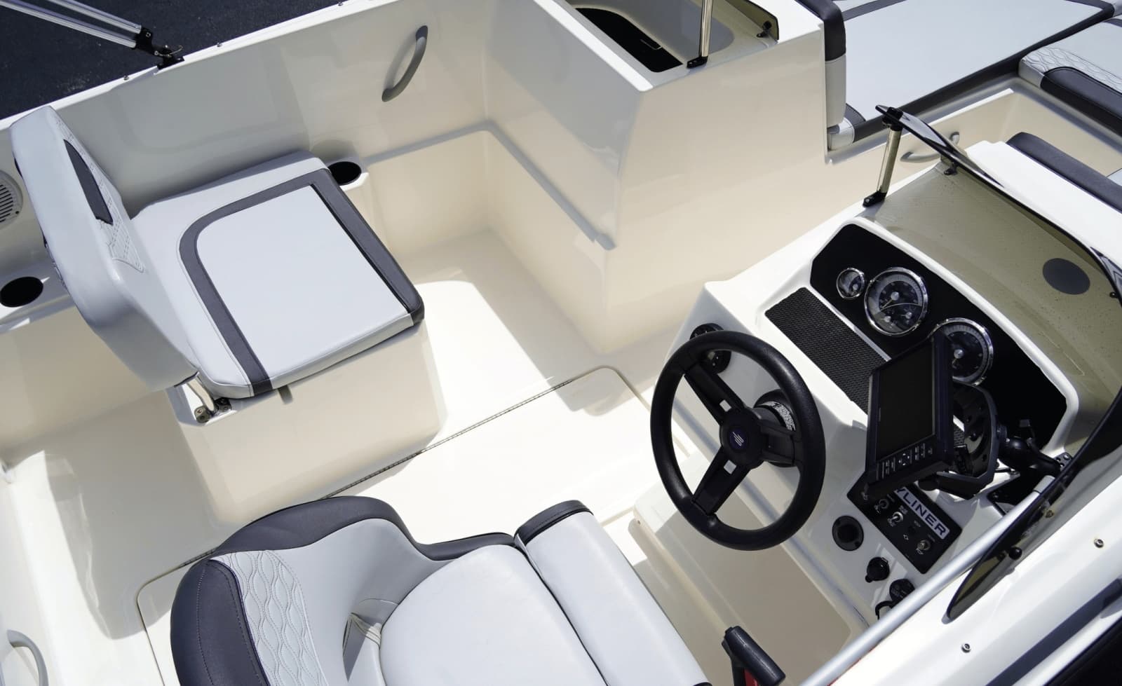 2024 Bayliner M19 - Photo 9