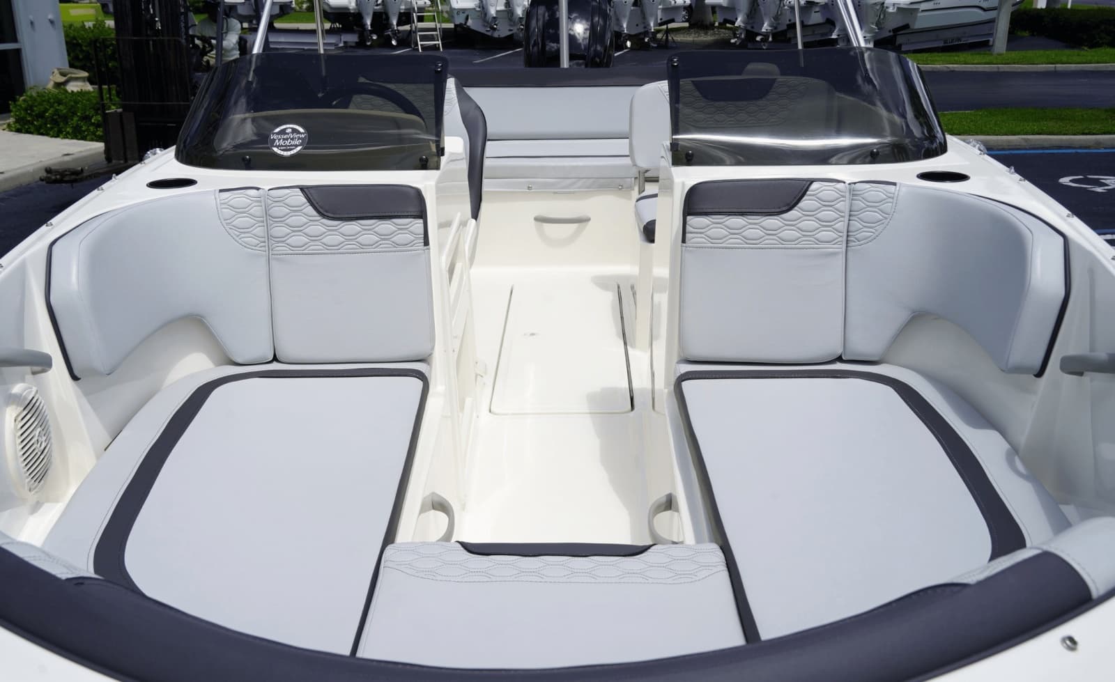 2024 Bayliner M19 - Photo 13