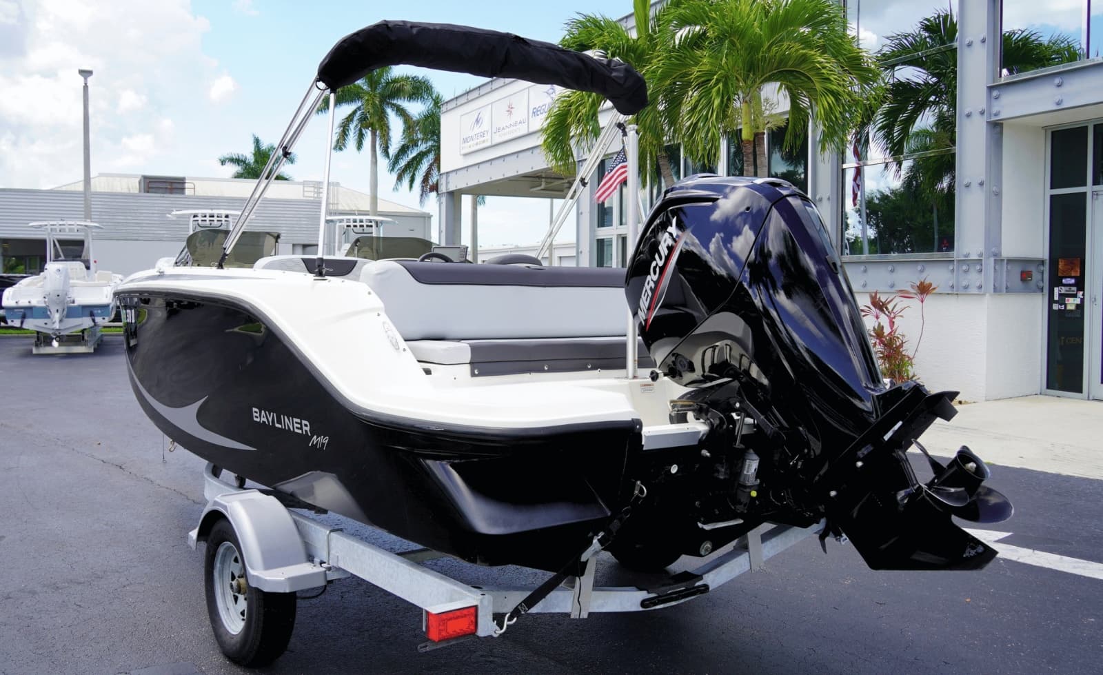 2024 Bayliner M19 - Photo 4