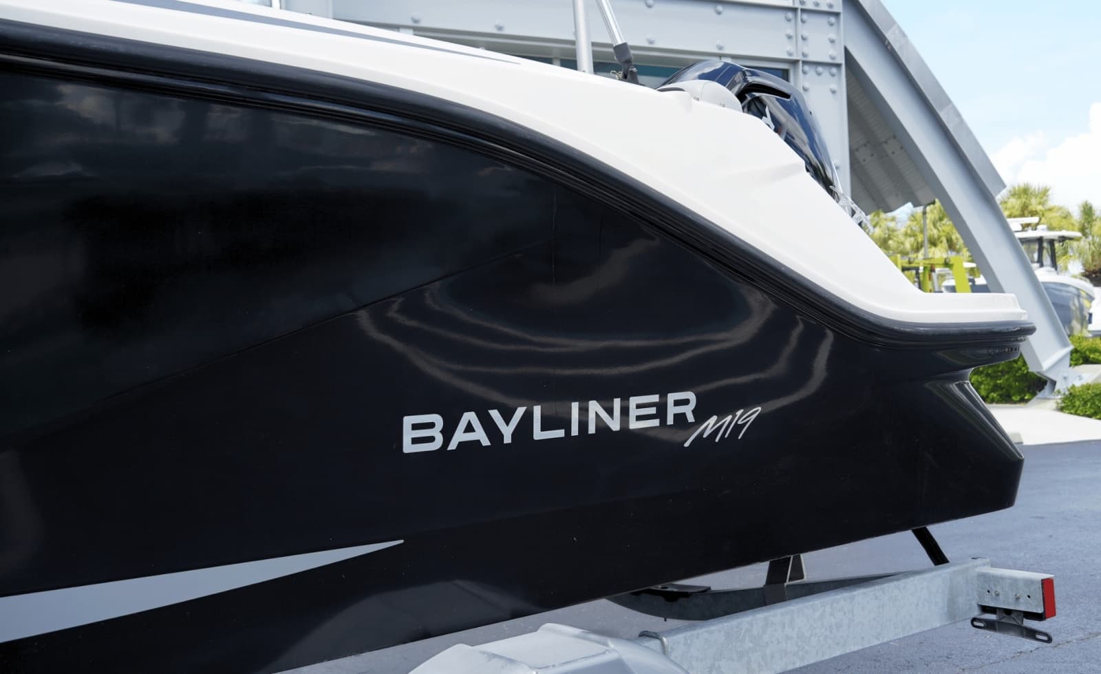 2024 Bayliner M19 - Photo 3