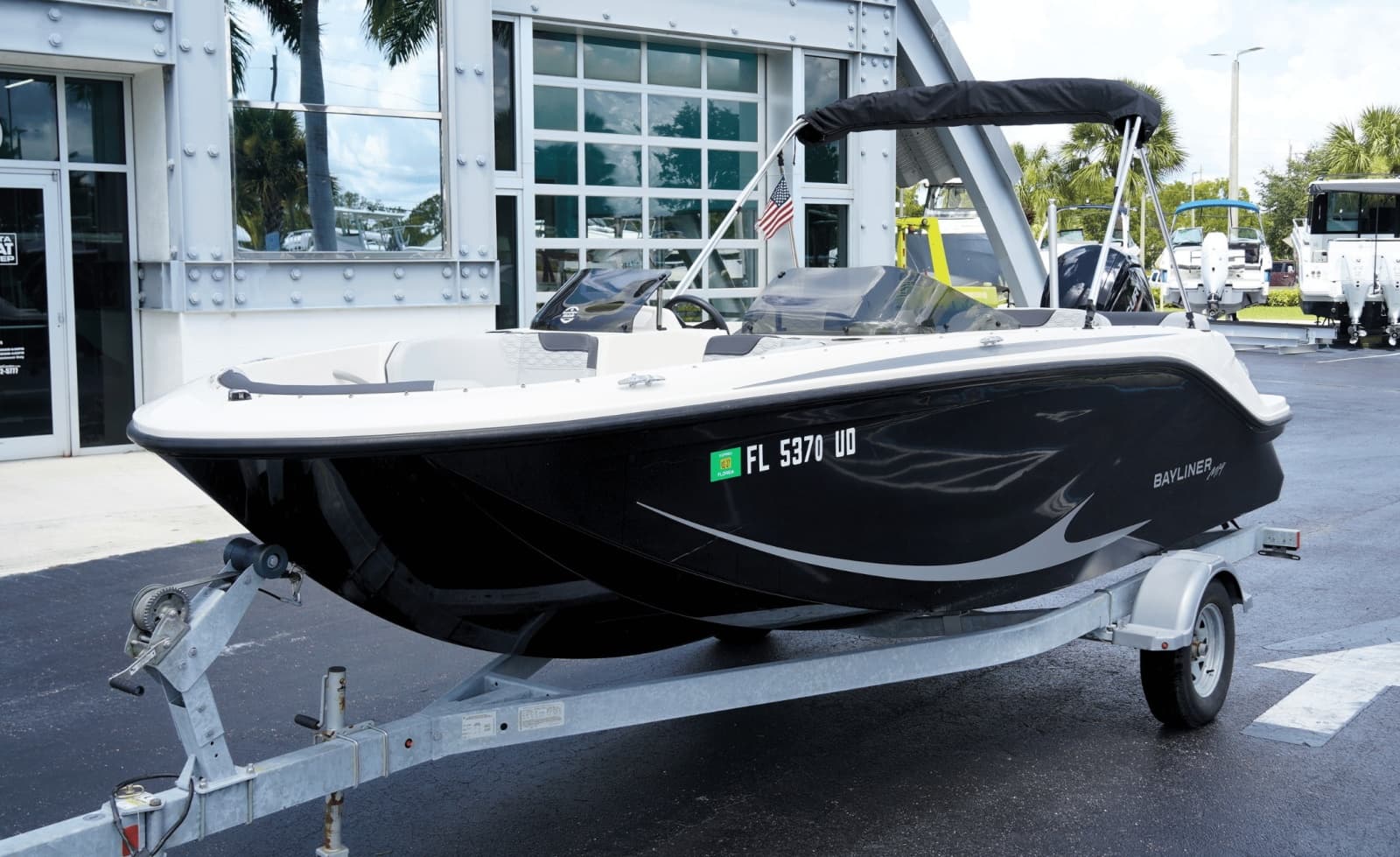 2024 Bayliner M19 - Photo 2