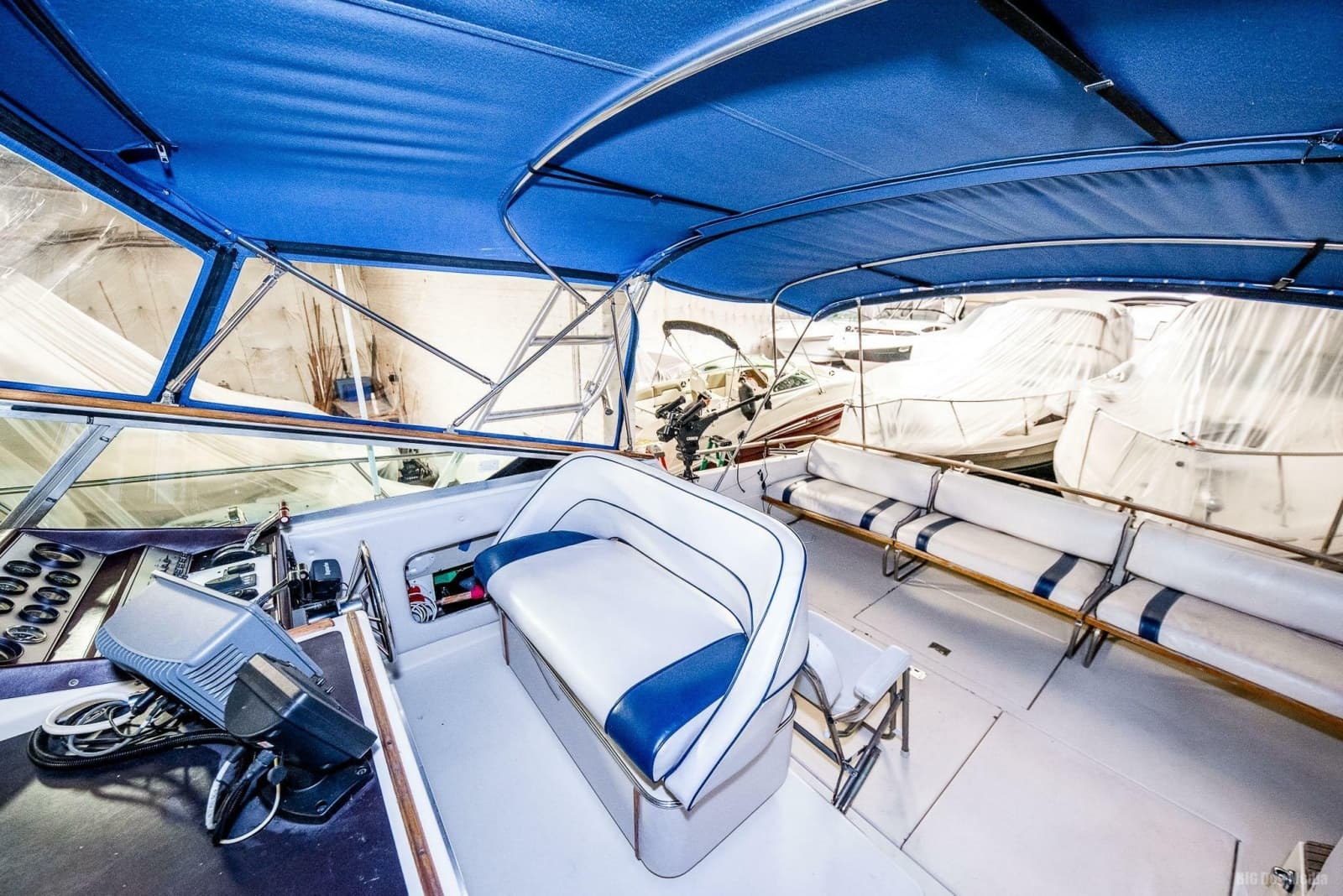 1985 Chris-Craft  - Photo 24
