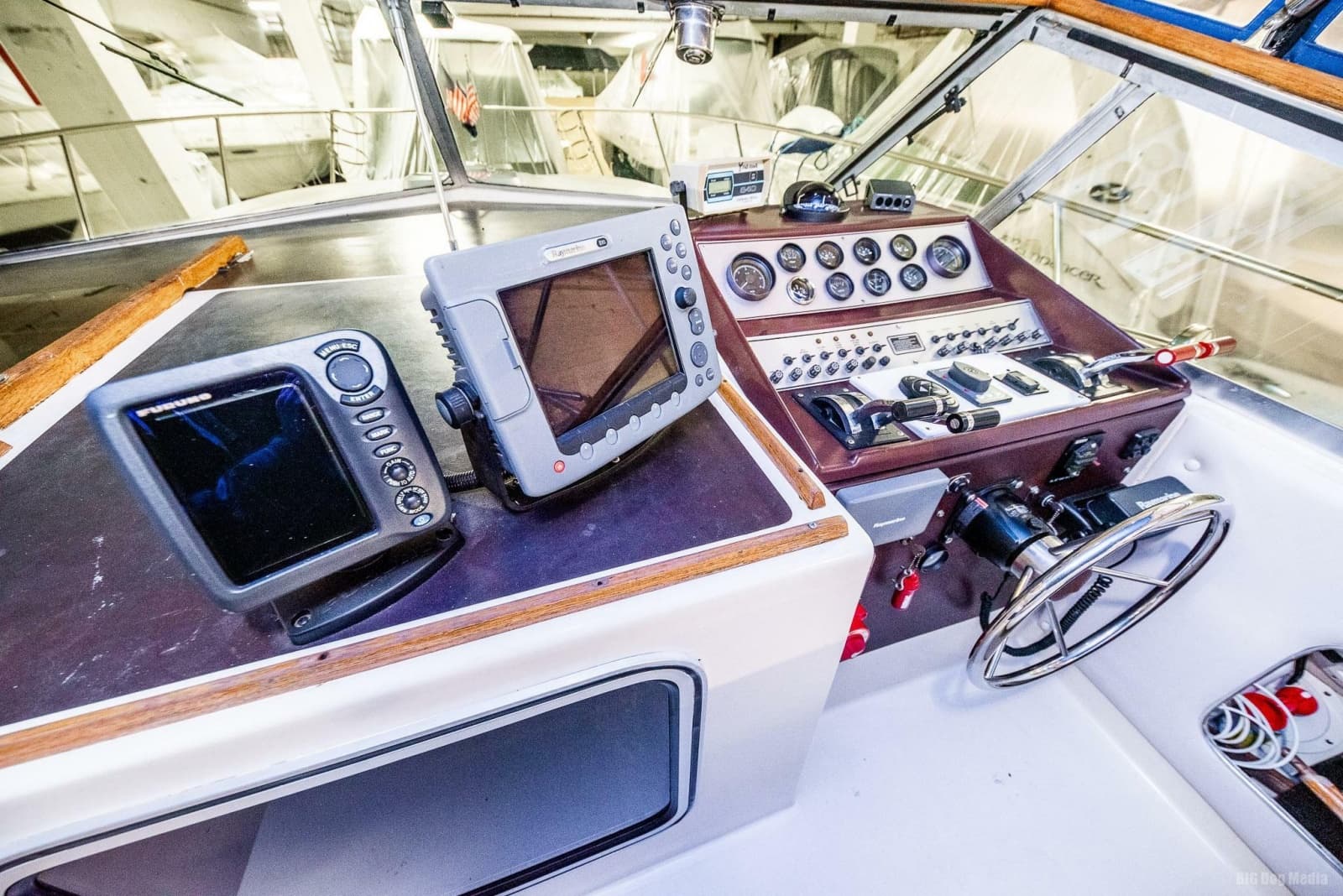 1985 Chris-Craft  - Photo 28