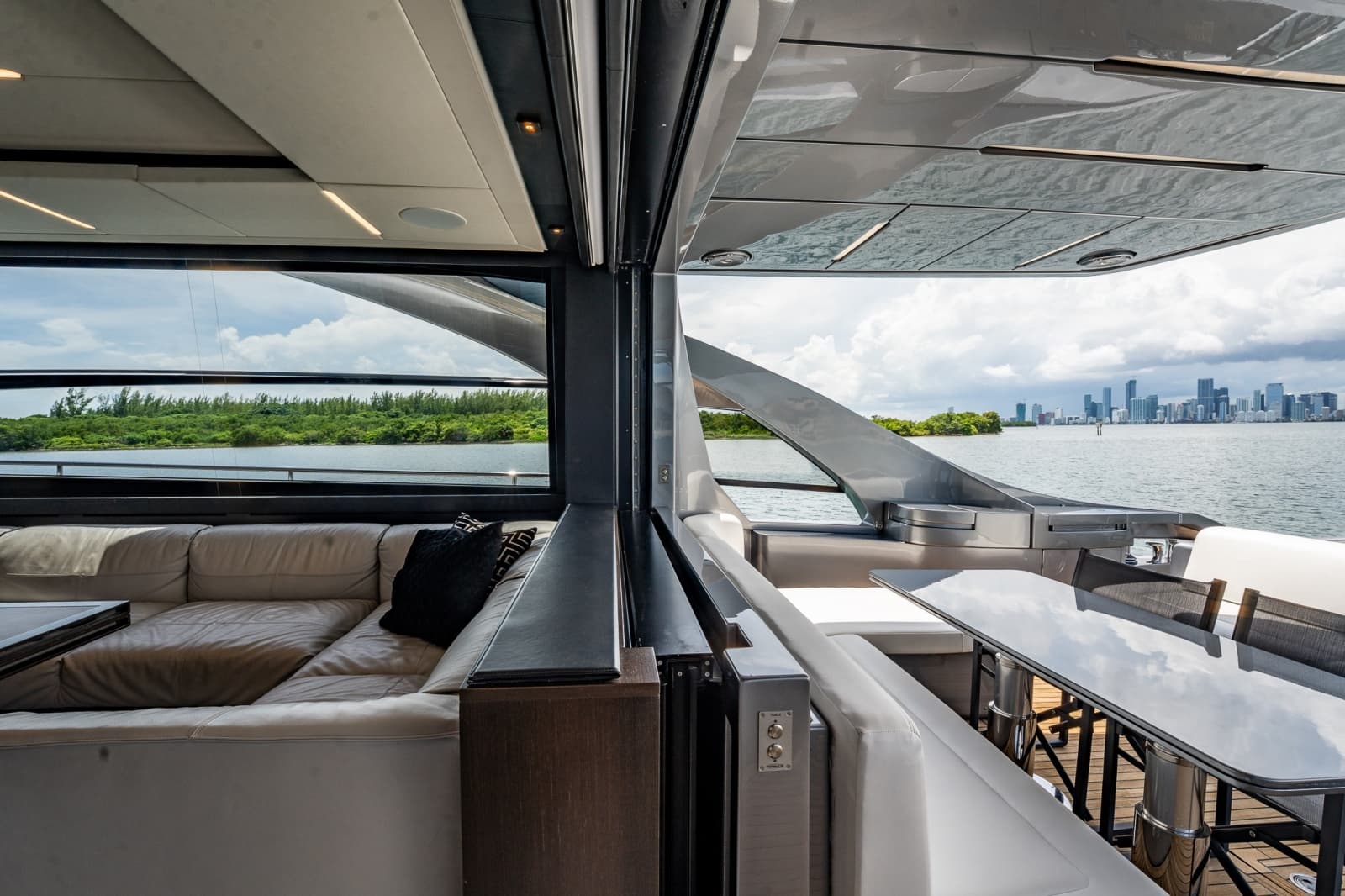 2019 Pershing 8X - Photo 45