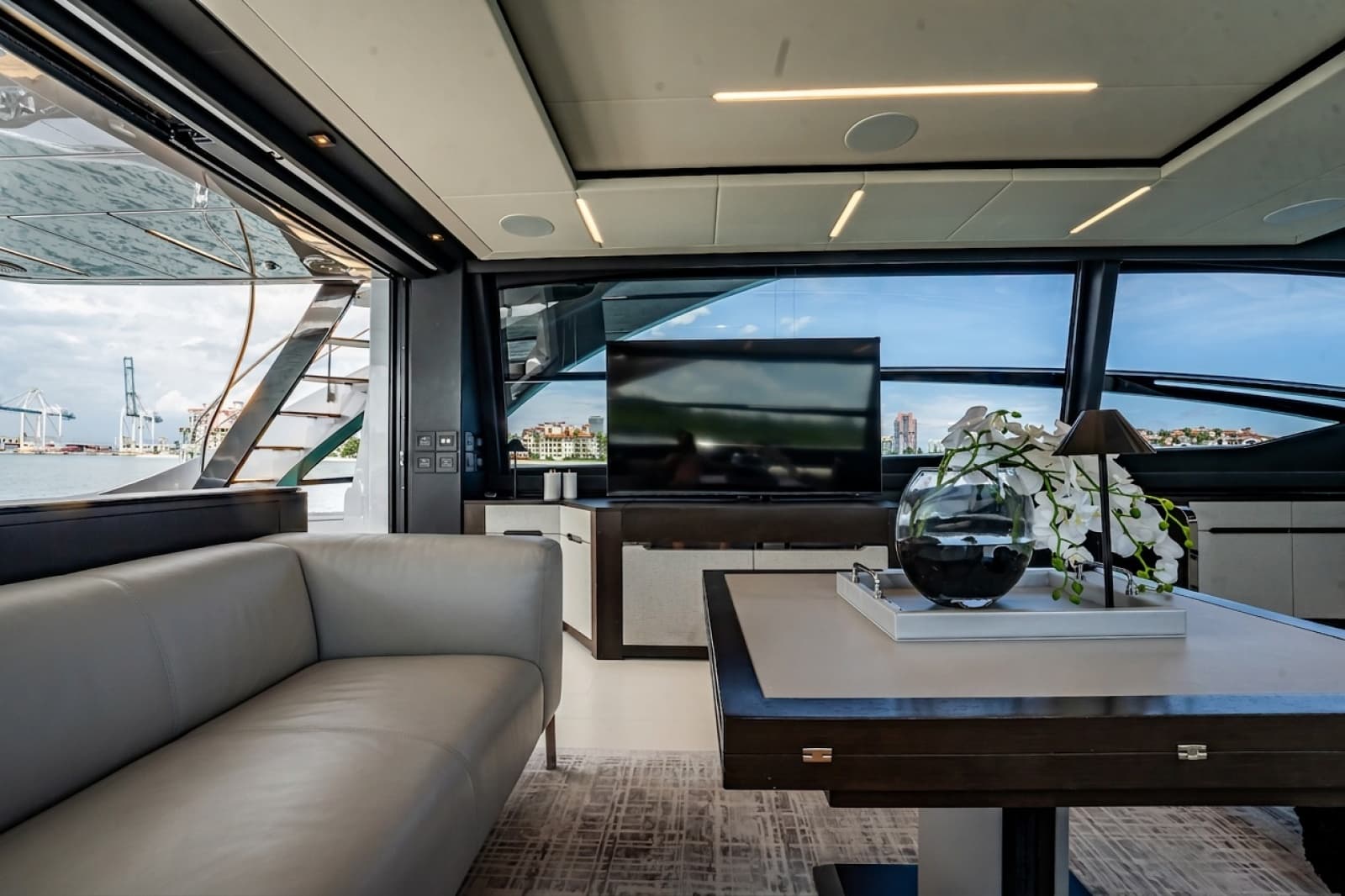 2019 Pershing 8X - Photo 38