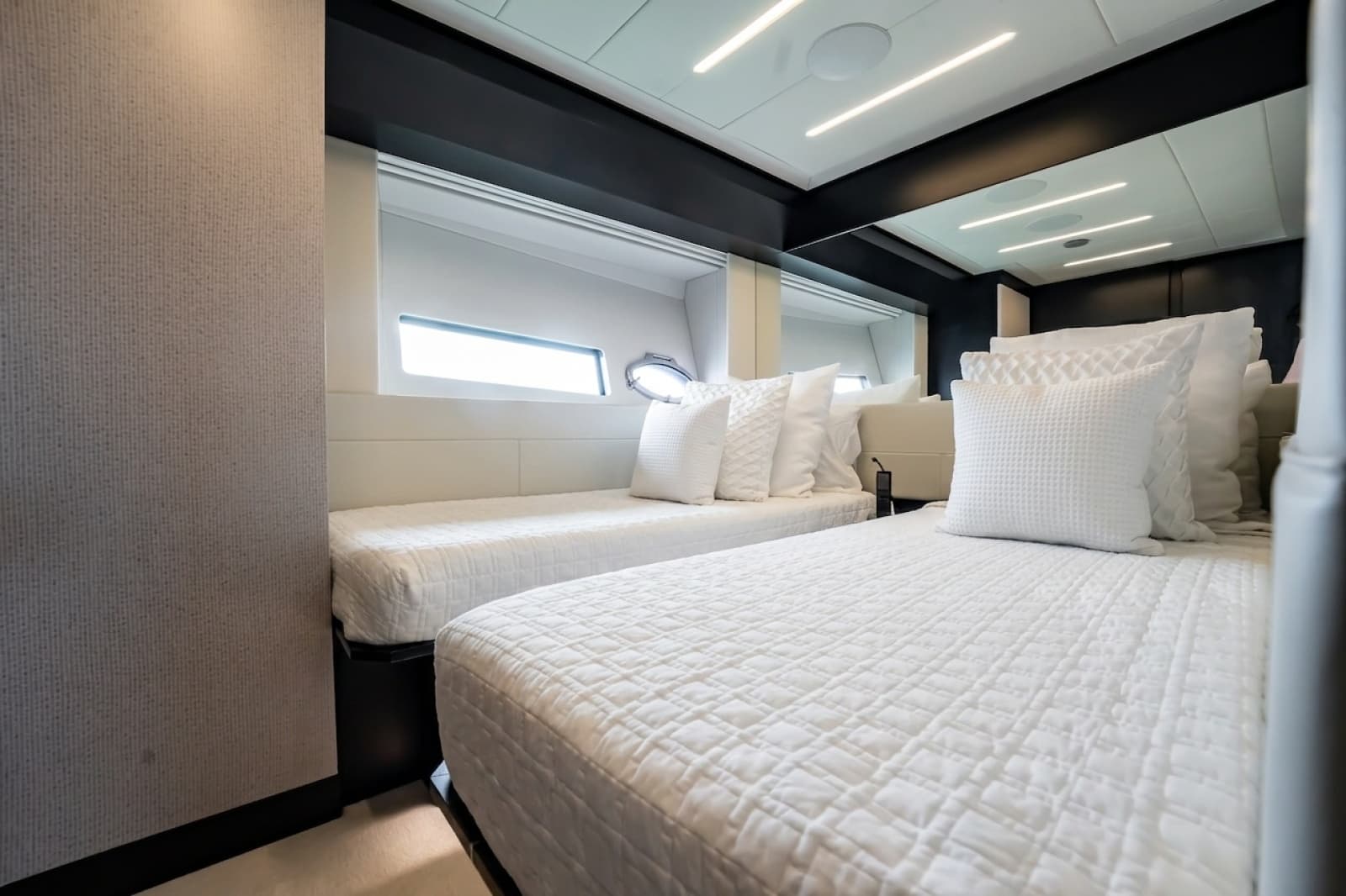 2019 Pershing 8X - Photo 59