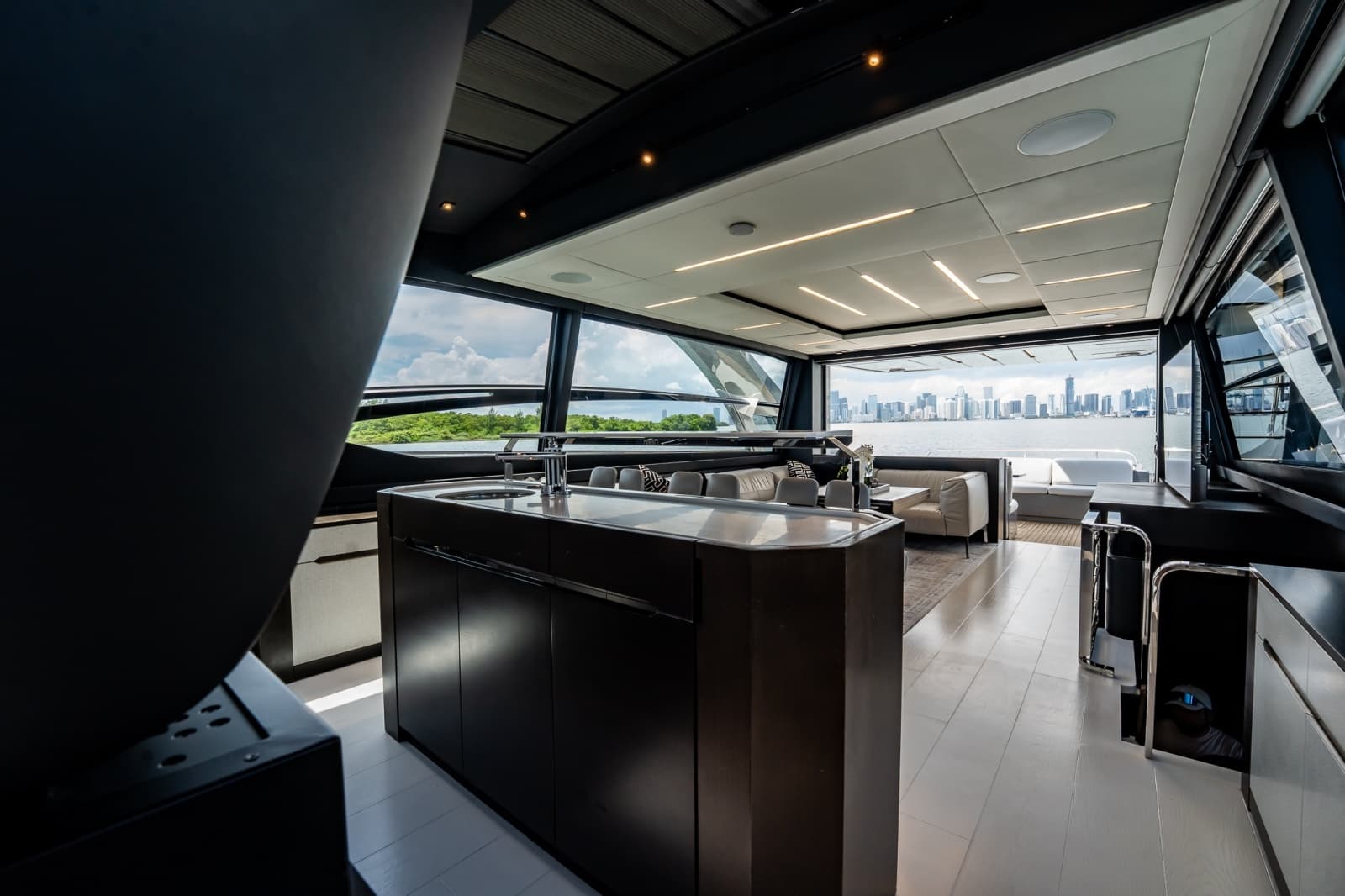 2019 Pershing 8X - Photo 41
