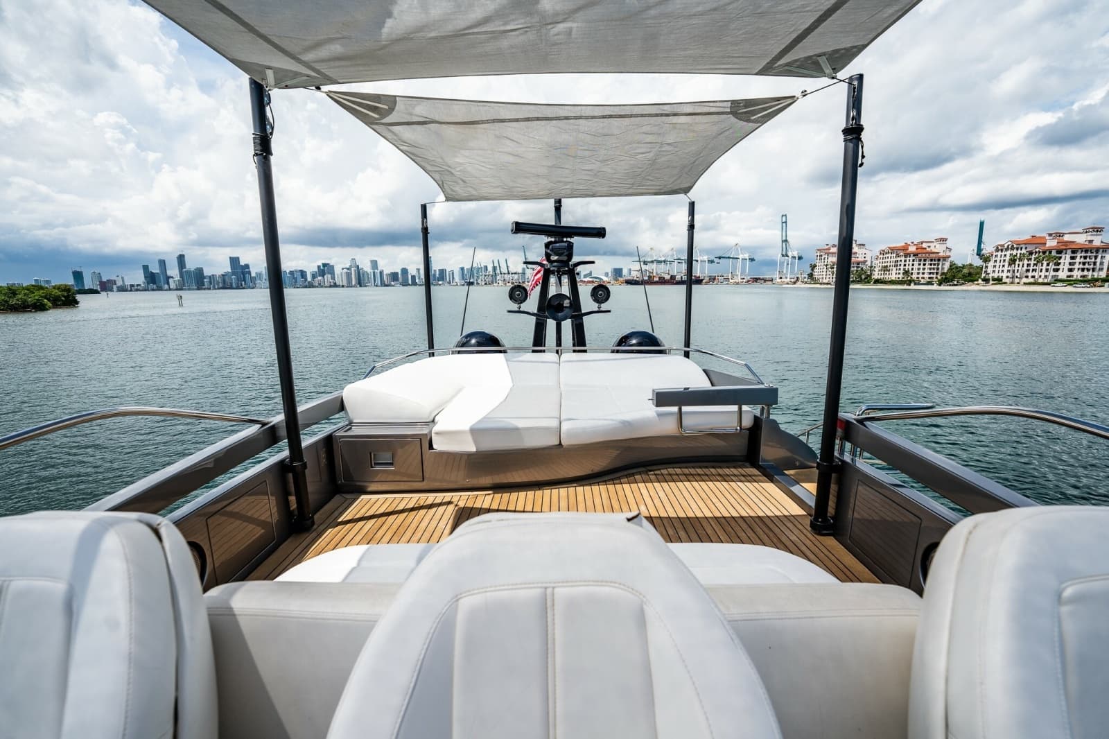 2019 Pershing 8X - Photo 24