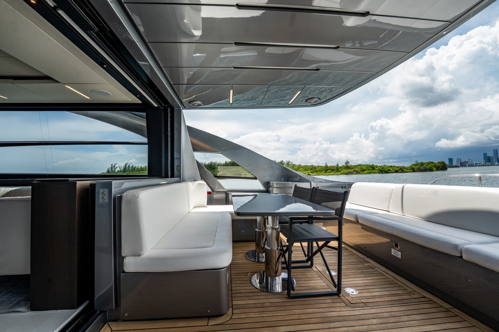 2019 Pershing 8X - Photo 29