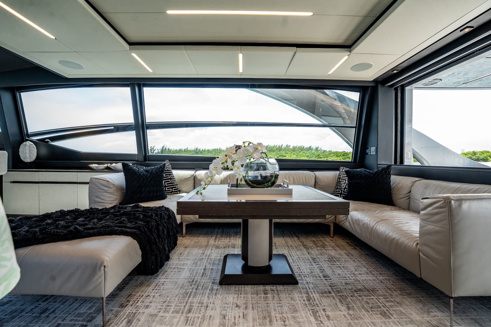 2019 Pershing 8X - Photo 46