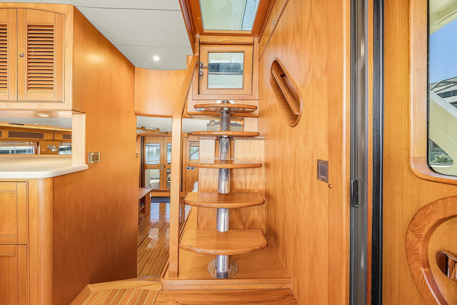 2016 Marlow Explorer 58E - Photo 15