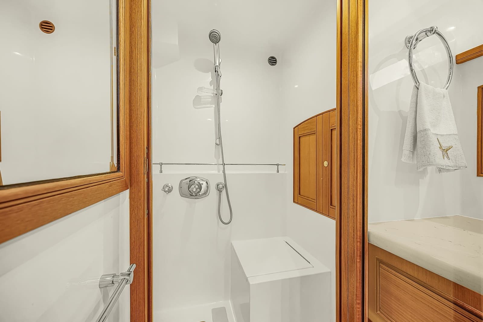 2016 Marlow Explorer 58E - Photo 21