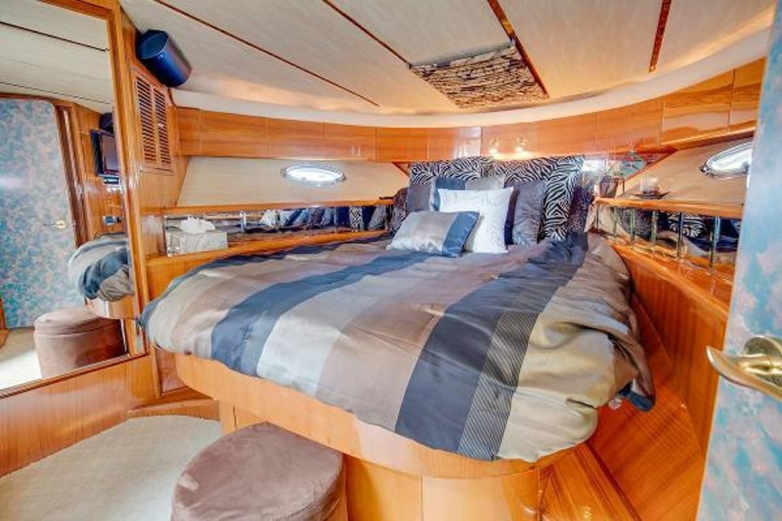 2001 Prima Flybridge Sedan - Photo 6