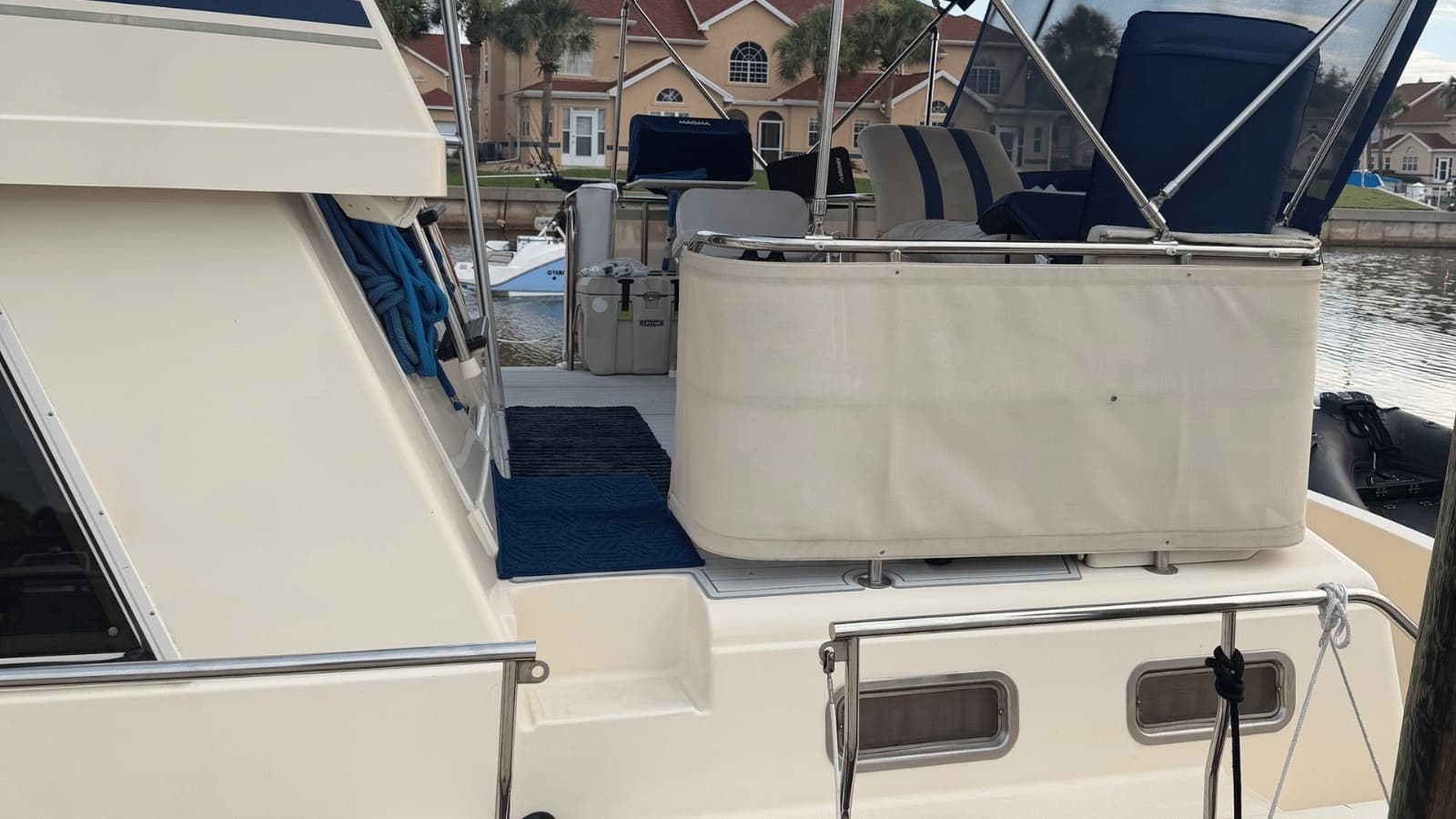2006 Mainship 430 - Photo 8