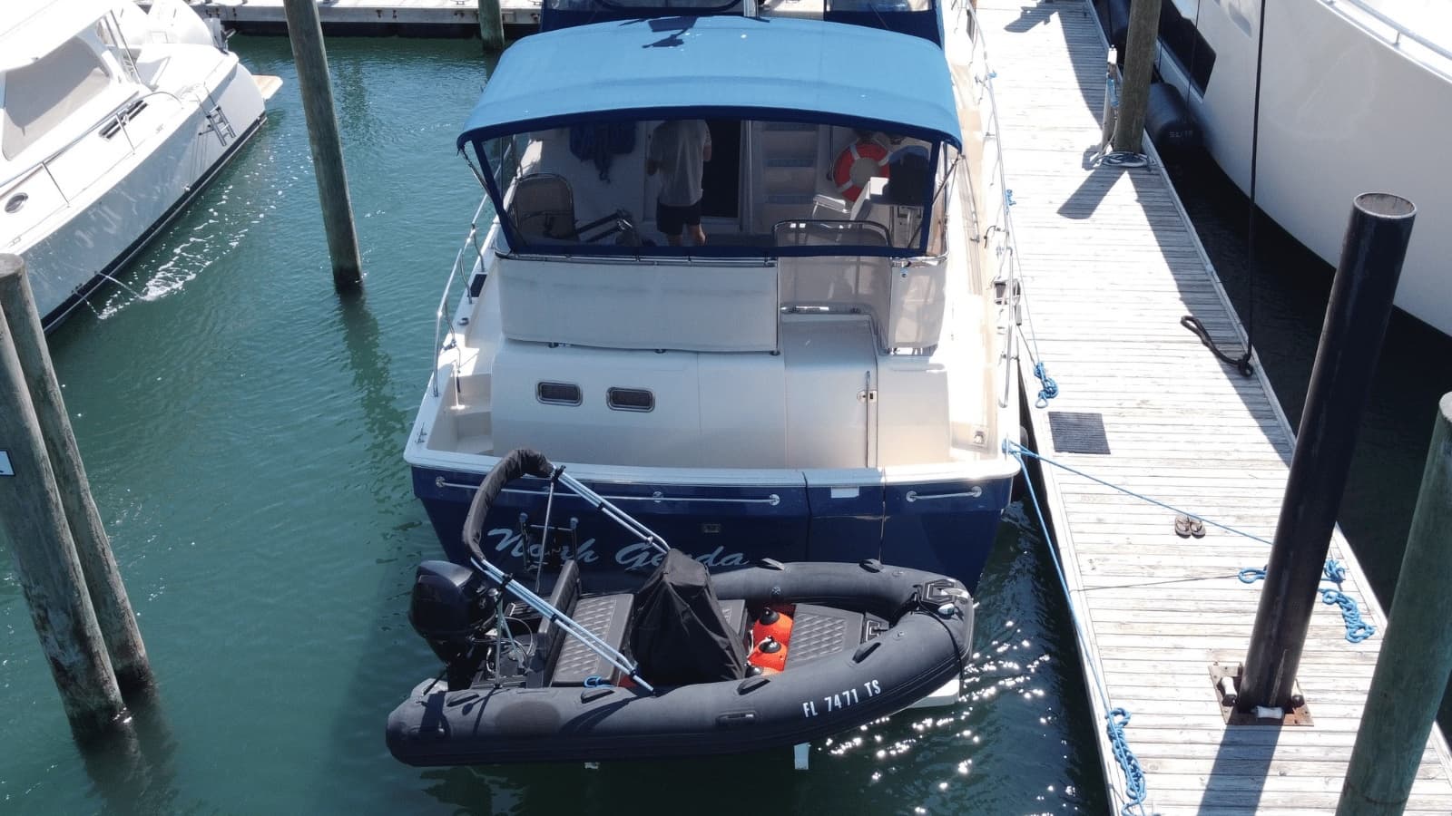 2006 Mainship 430 - Photo 7