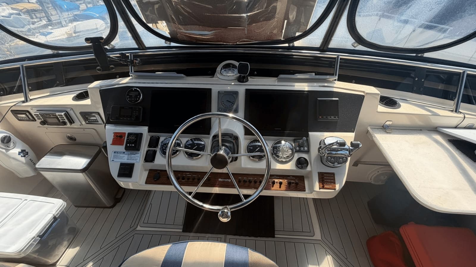 2006 Mainship 430 - Photo 11