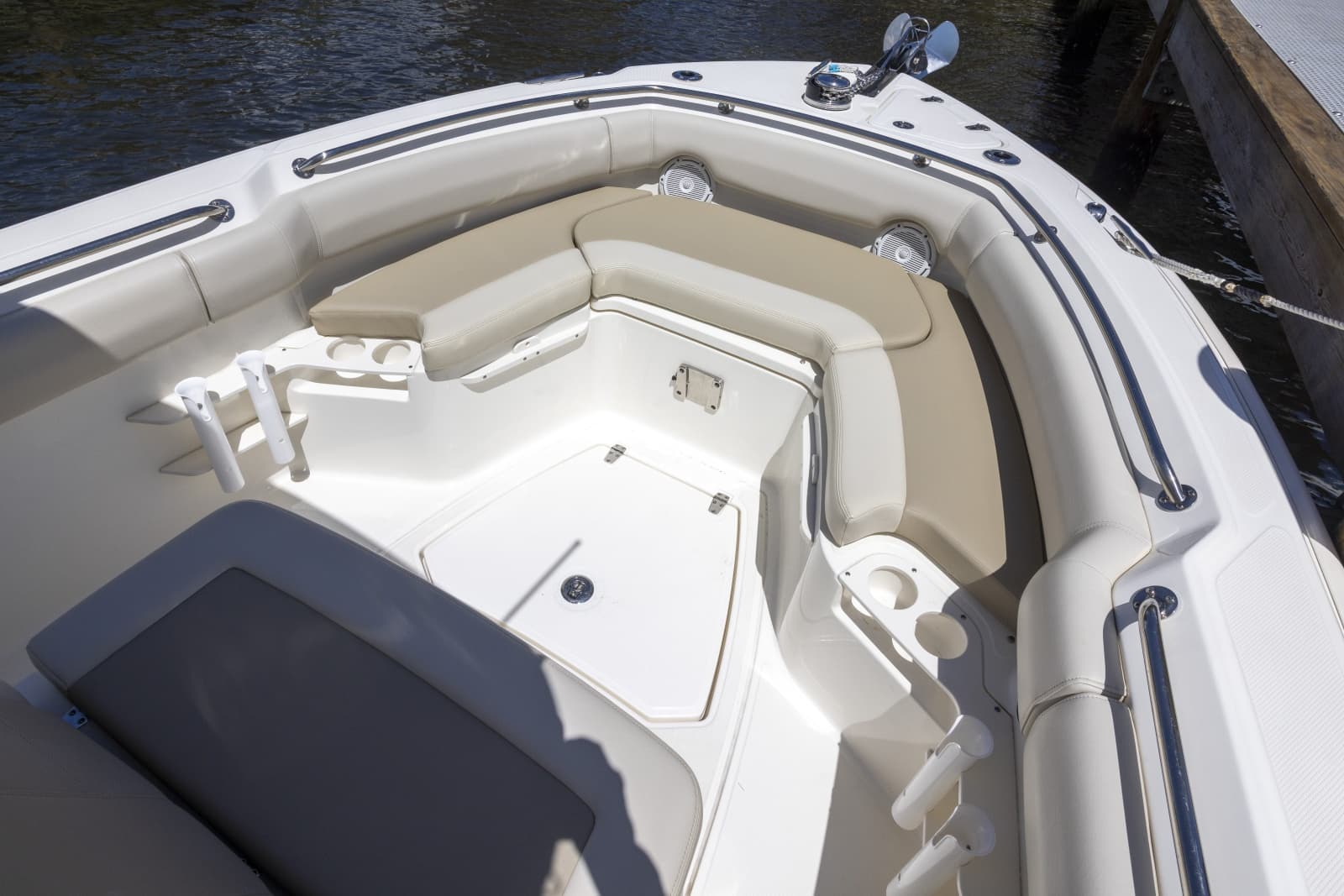 2021 Boston Whaler 230 OUTRAGE - Photo 3