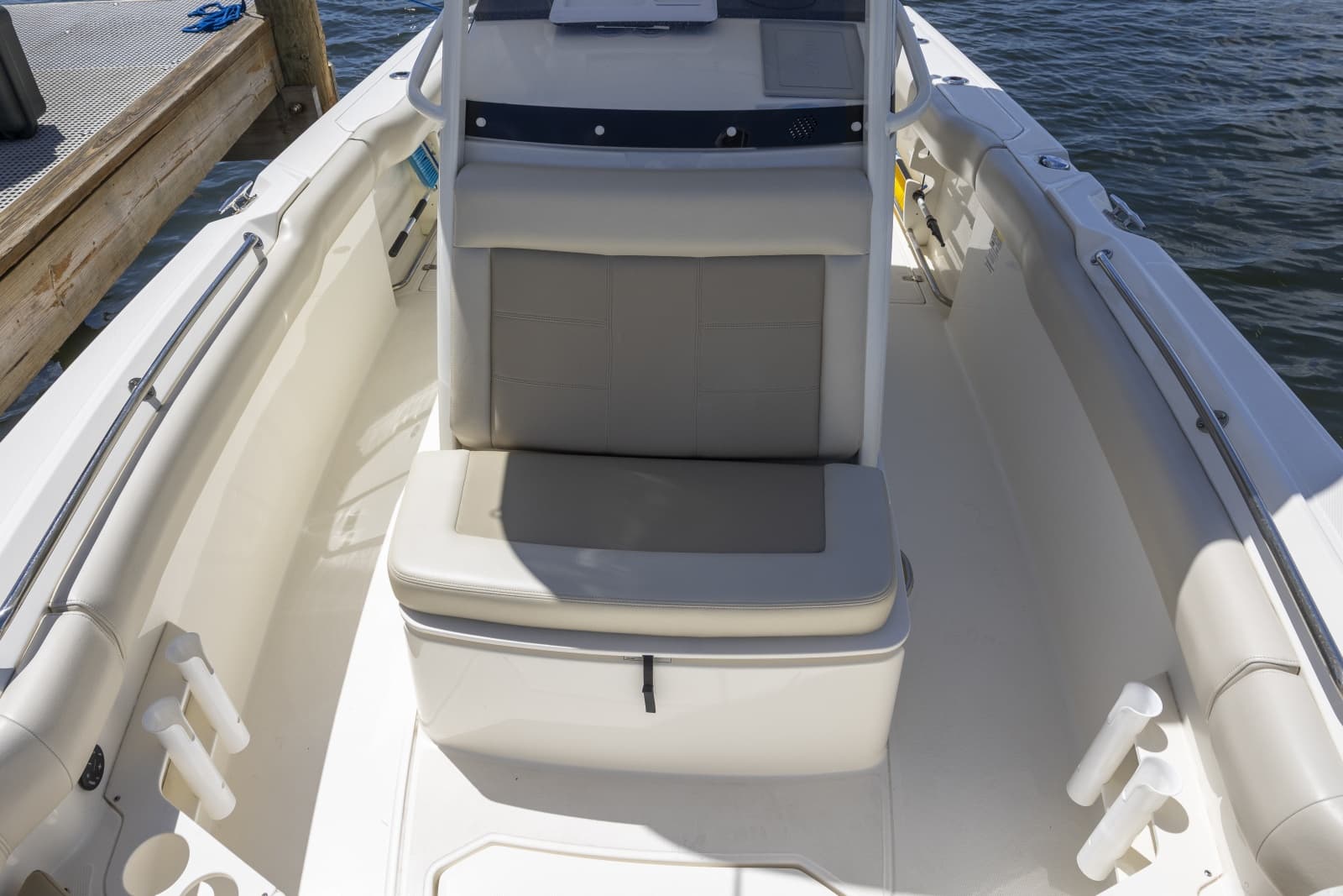 2021 Boston Whaler 230 OUTRAGE - Photo 5