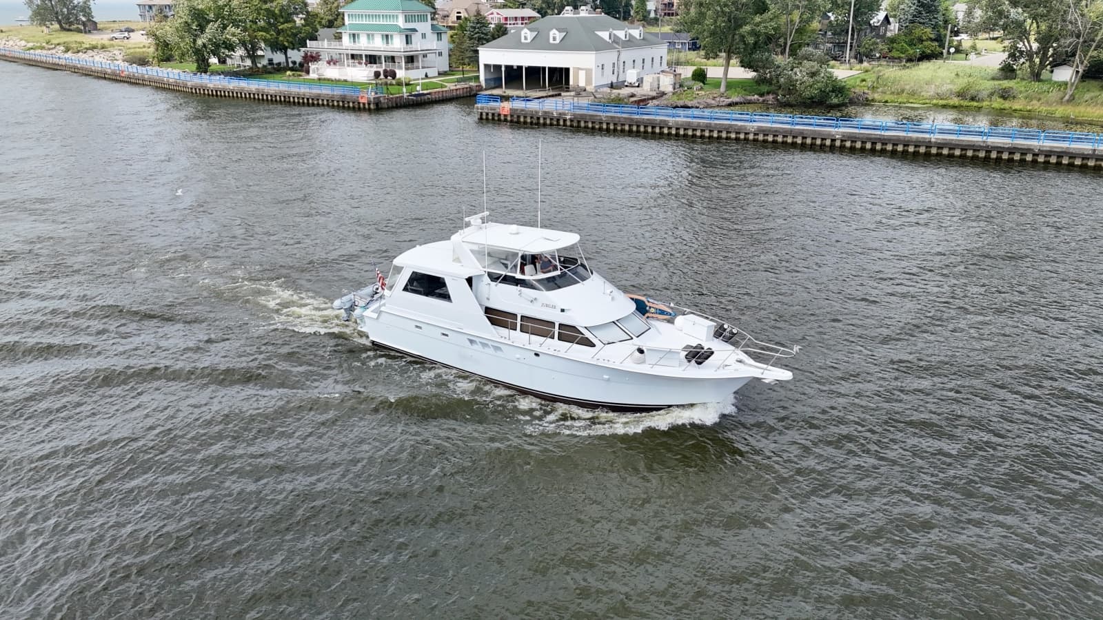 1999 Hatteras 52 Cockpit Motor Yacht - Photo 10