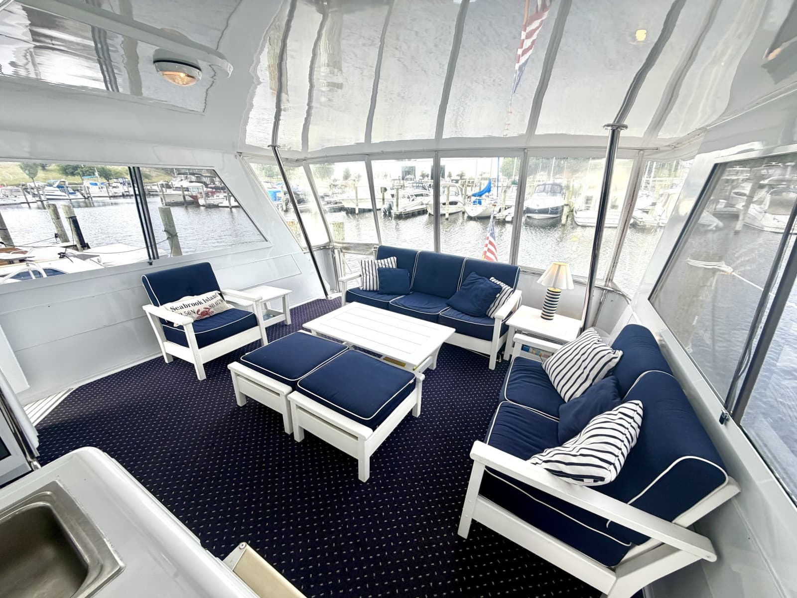 1999 Hatteras 52 Cockpit Motor Yacht - Photo 18