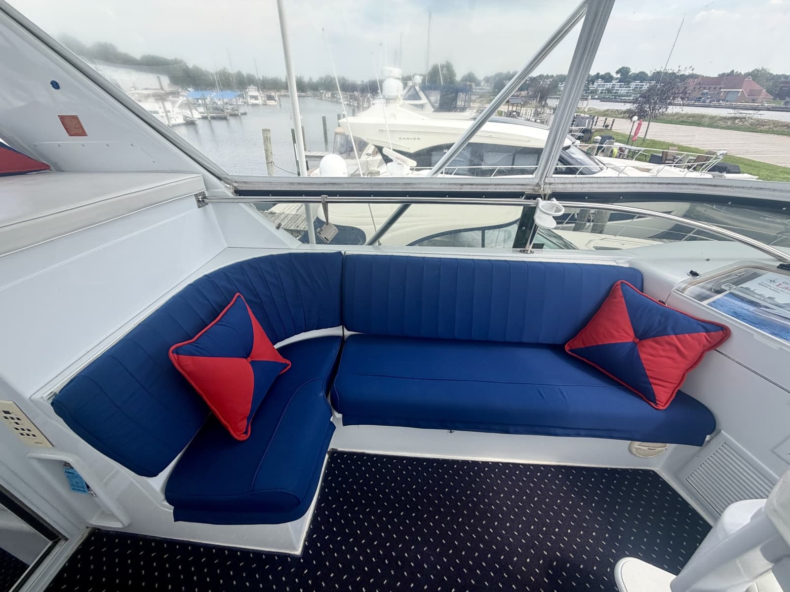 1999 Hatteras 52 Cockpit Motor Yacht - Photo 15