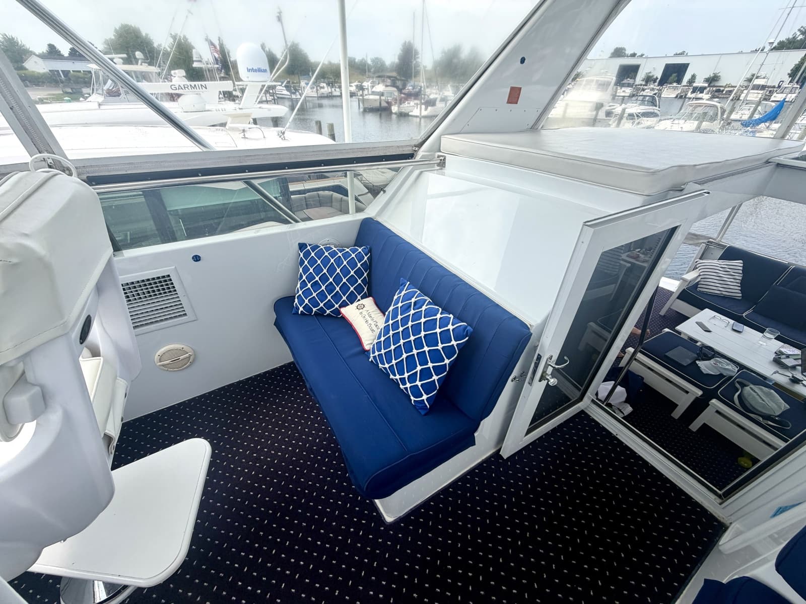 1999 Hatteras 52 Cockpit Motor Yacht - Photo 16