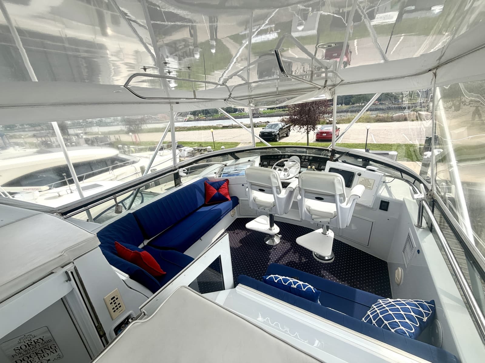 1999 Hatteras 52 Cockpit Motor Yacht - Photo 14