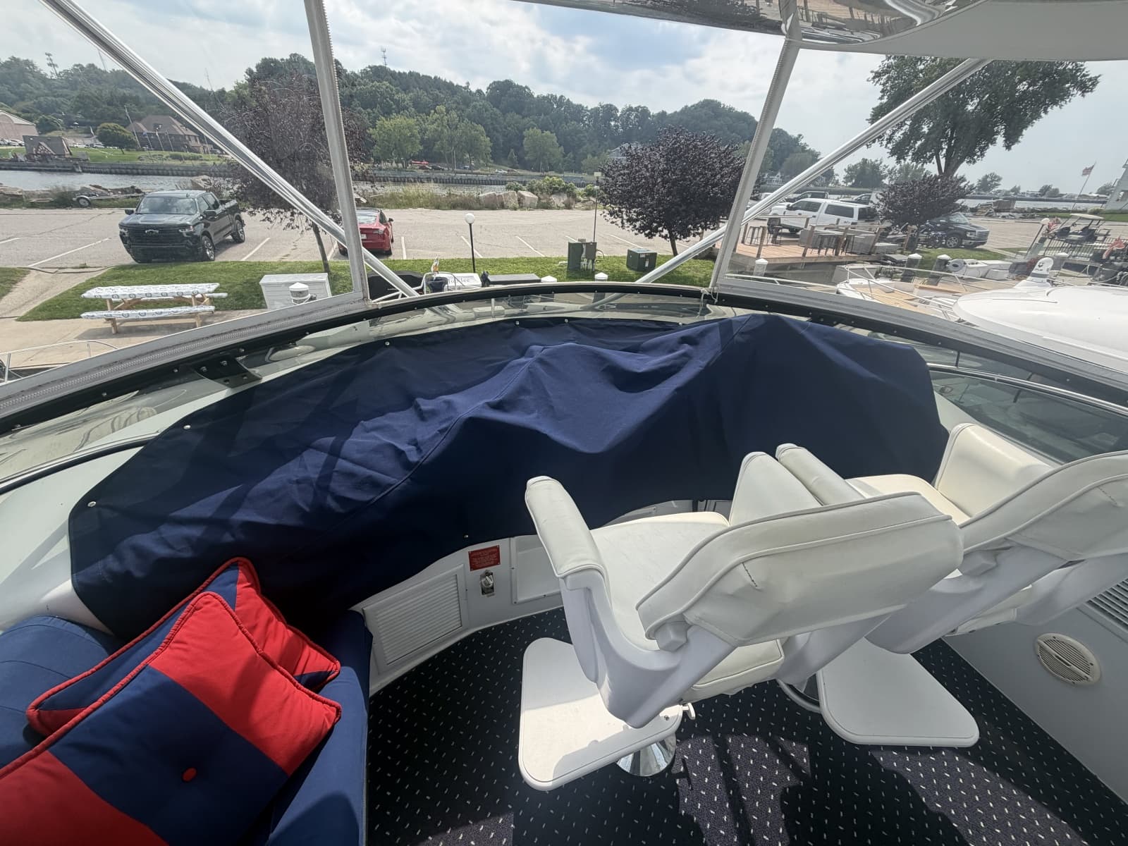 1999 Hatteras 52 Cockpit Motor Yacht - Photo 17