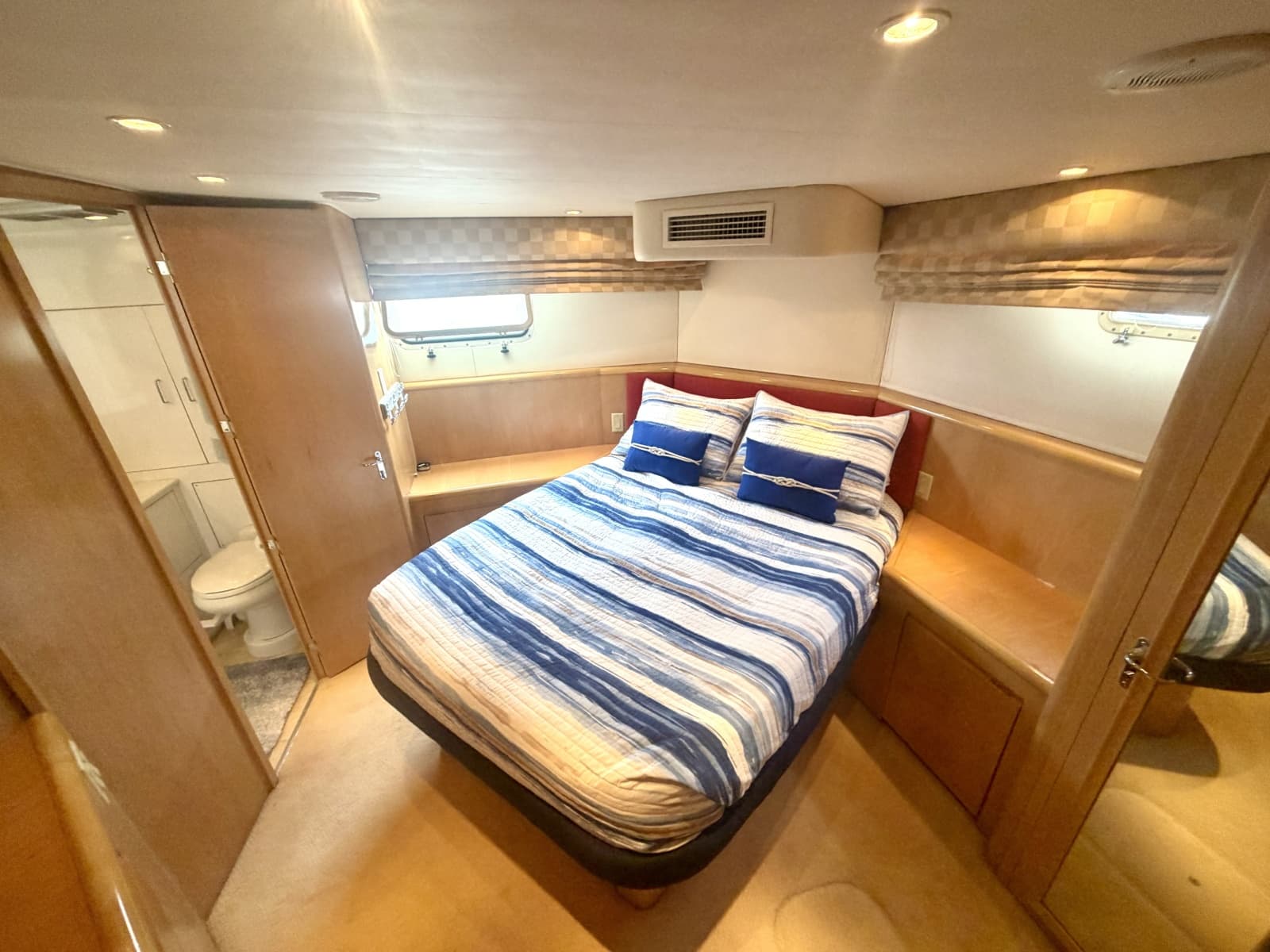 1999 Hatteras 52 Cockpit Motor Yacht - Photo 24