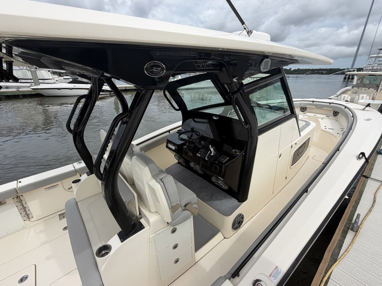 2023 Scout 355 LXF - Photo 5