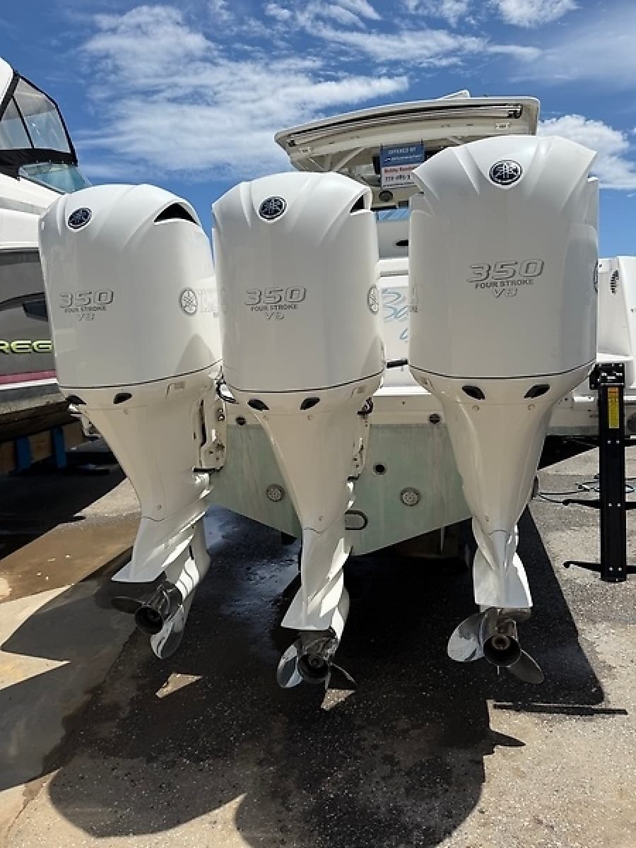2018 Everglades 360LXC - Photo 28