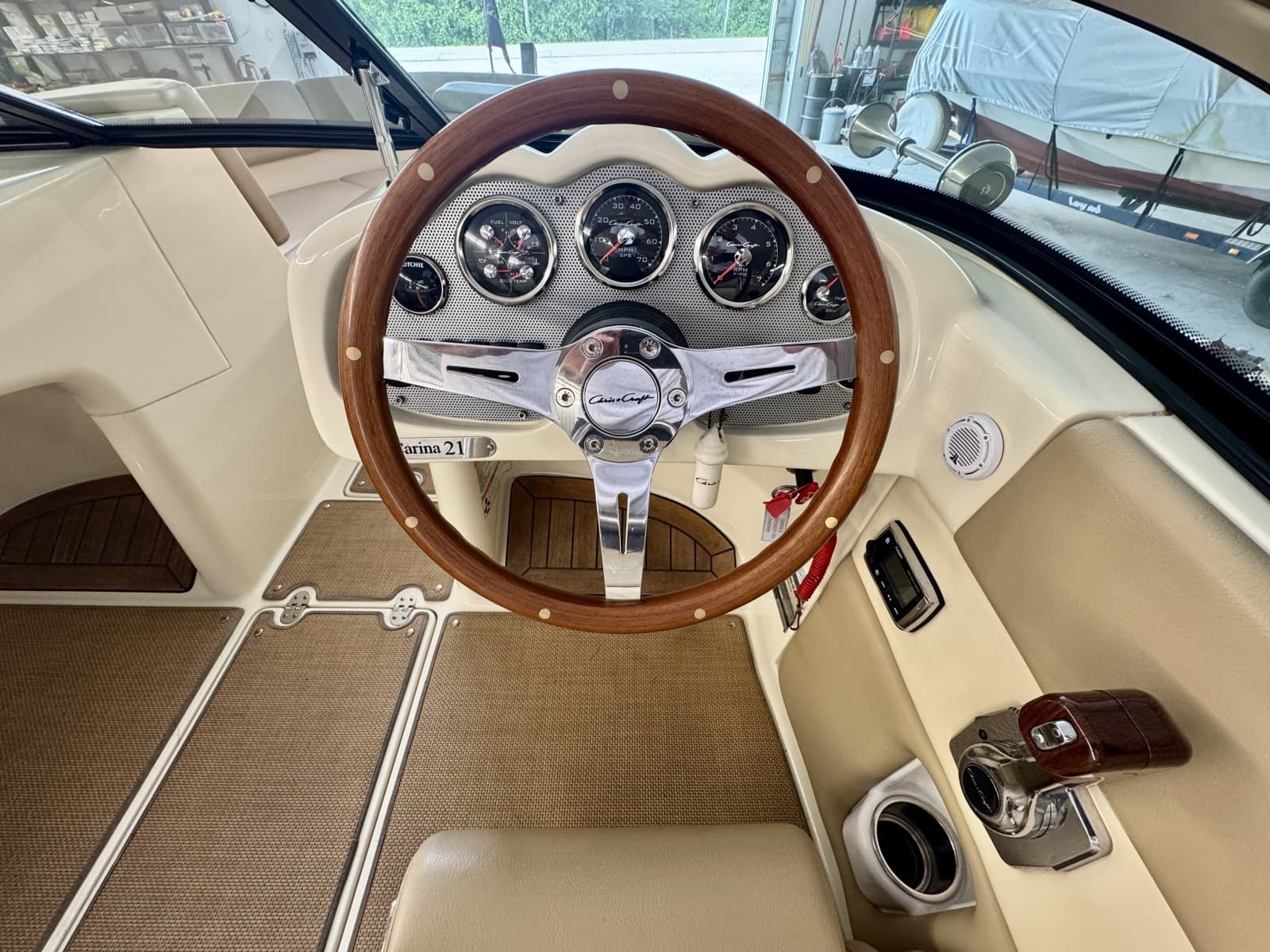 2016 Chris-Craft Carina 21 - Photo 3