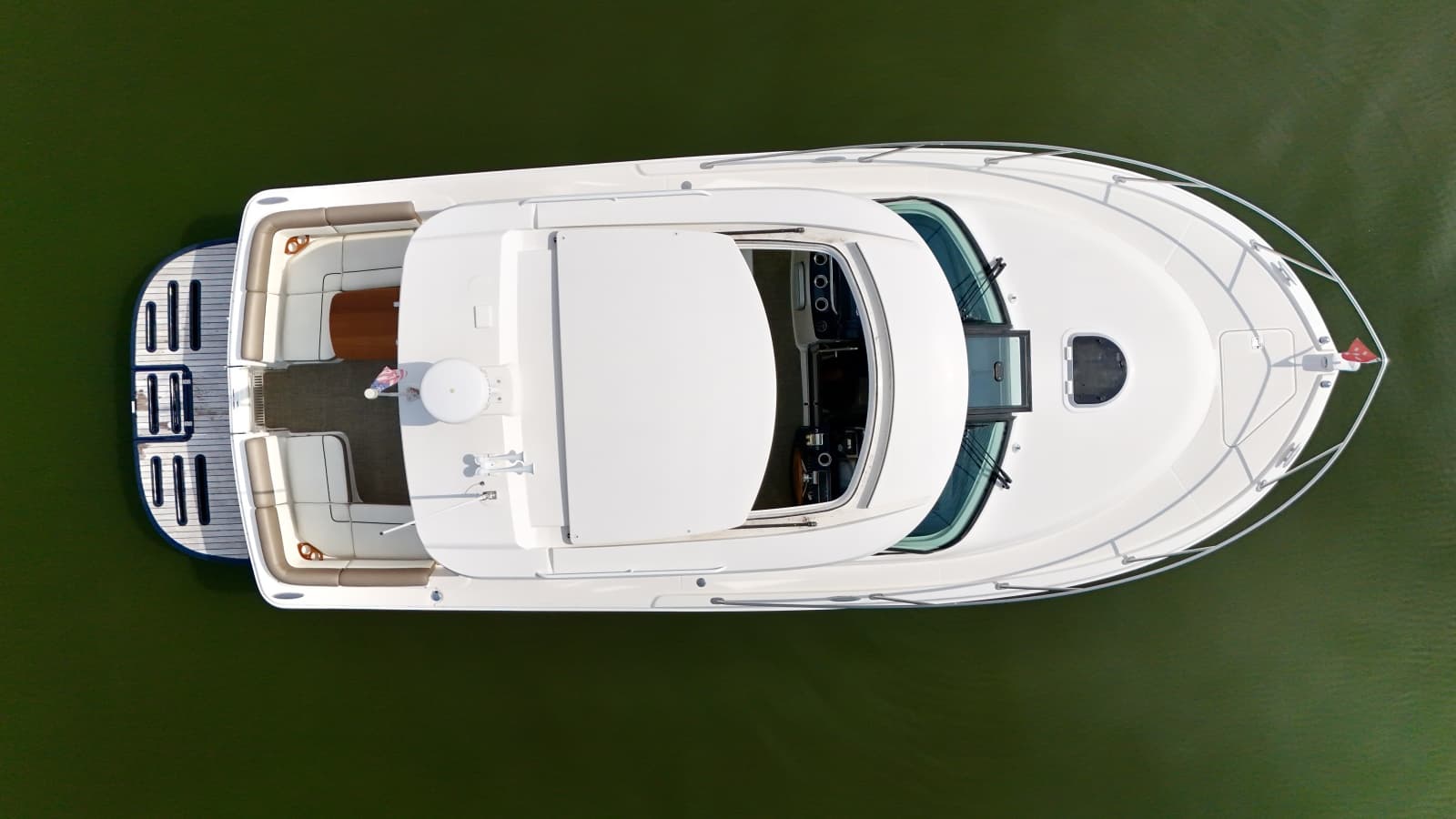 2015 Tiara Yachts 3100 Coronet - Photo 16