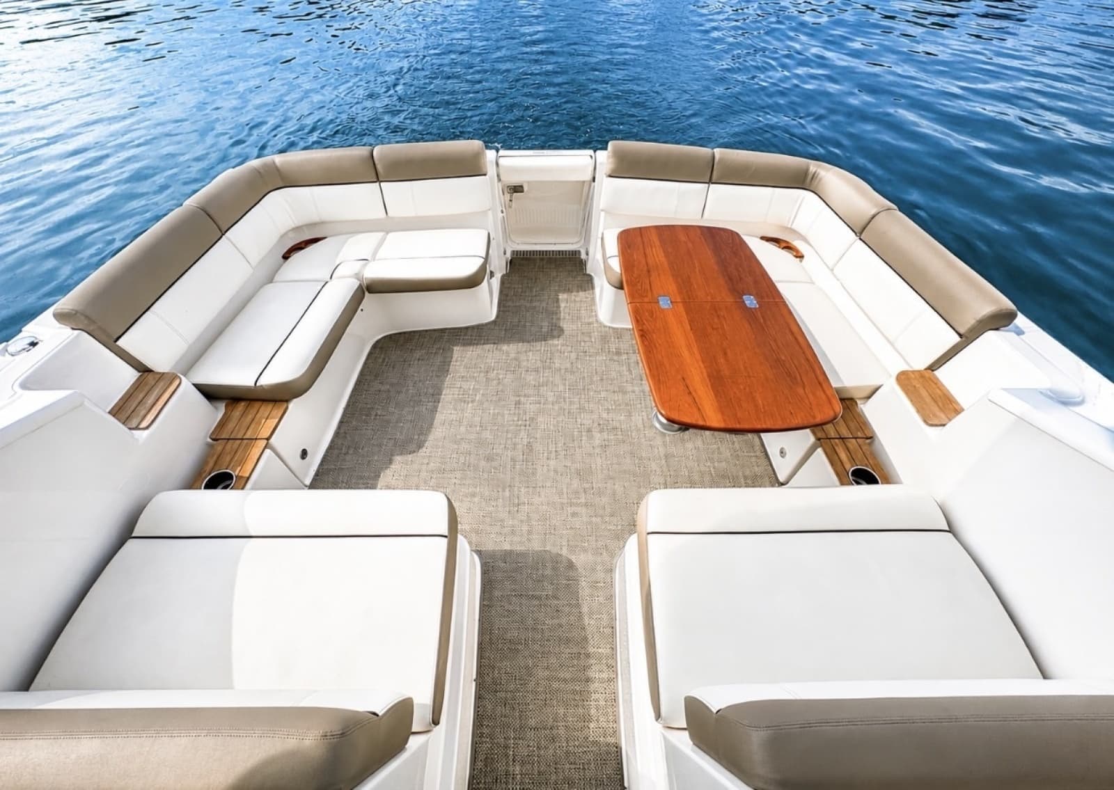 2015 Tiara Yachts 3100 Coronet - Photo 20
