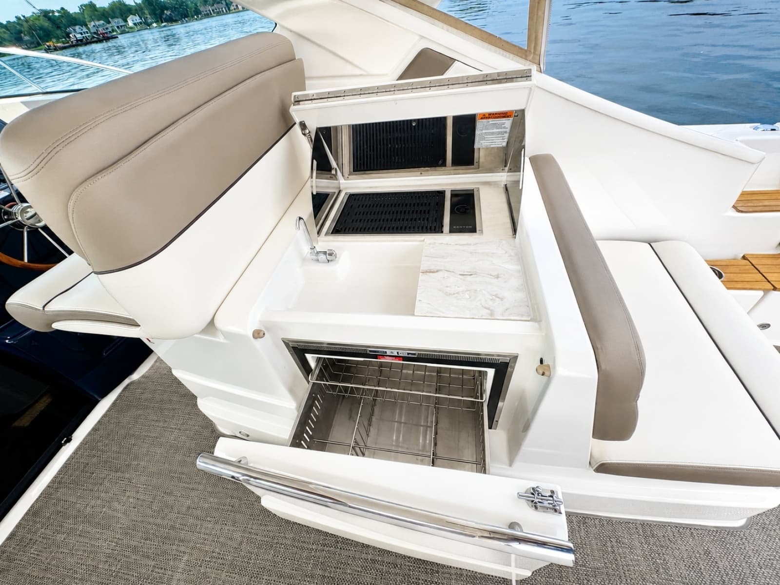 2015 Tiara Yachts 3100 Coronet - Photo 37