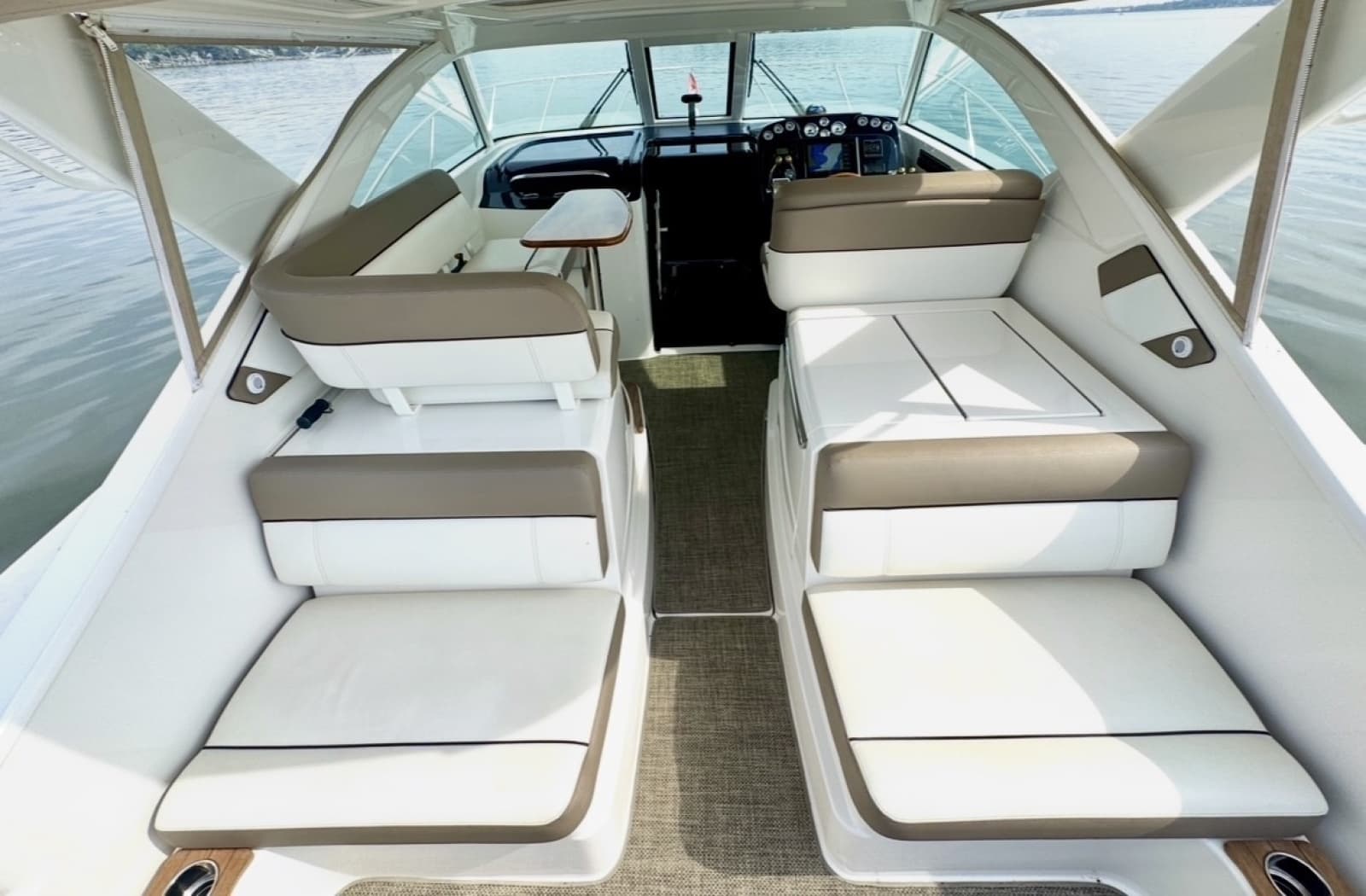 2015 Tiara Yachts 3100 Coronet - Photo 27