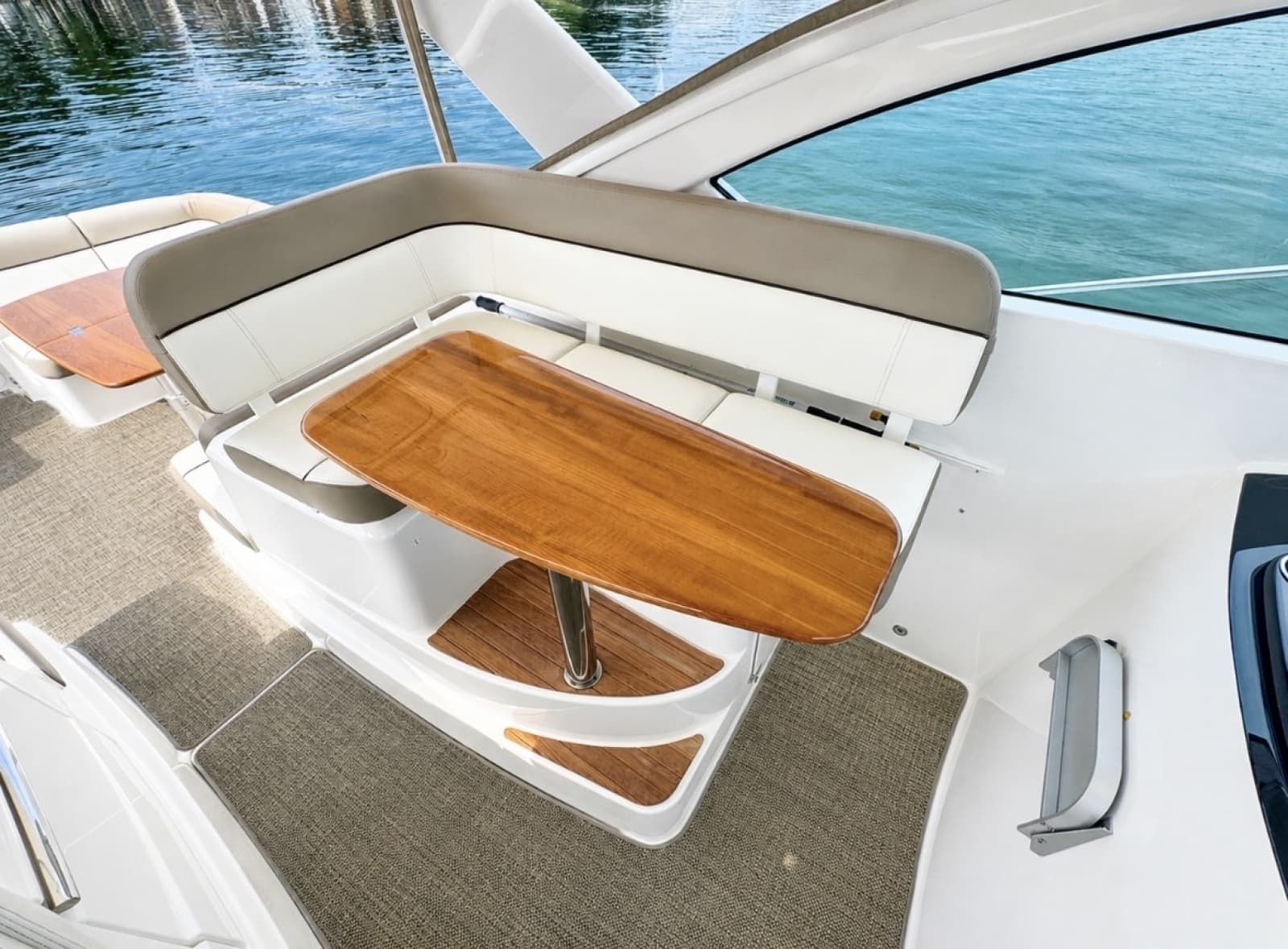 2015 Tiara Yachts 3100 Coronet - Photo 61