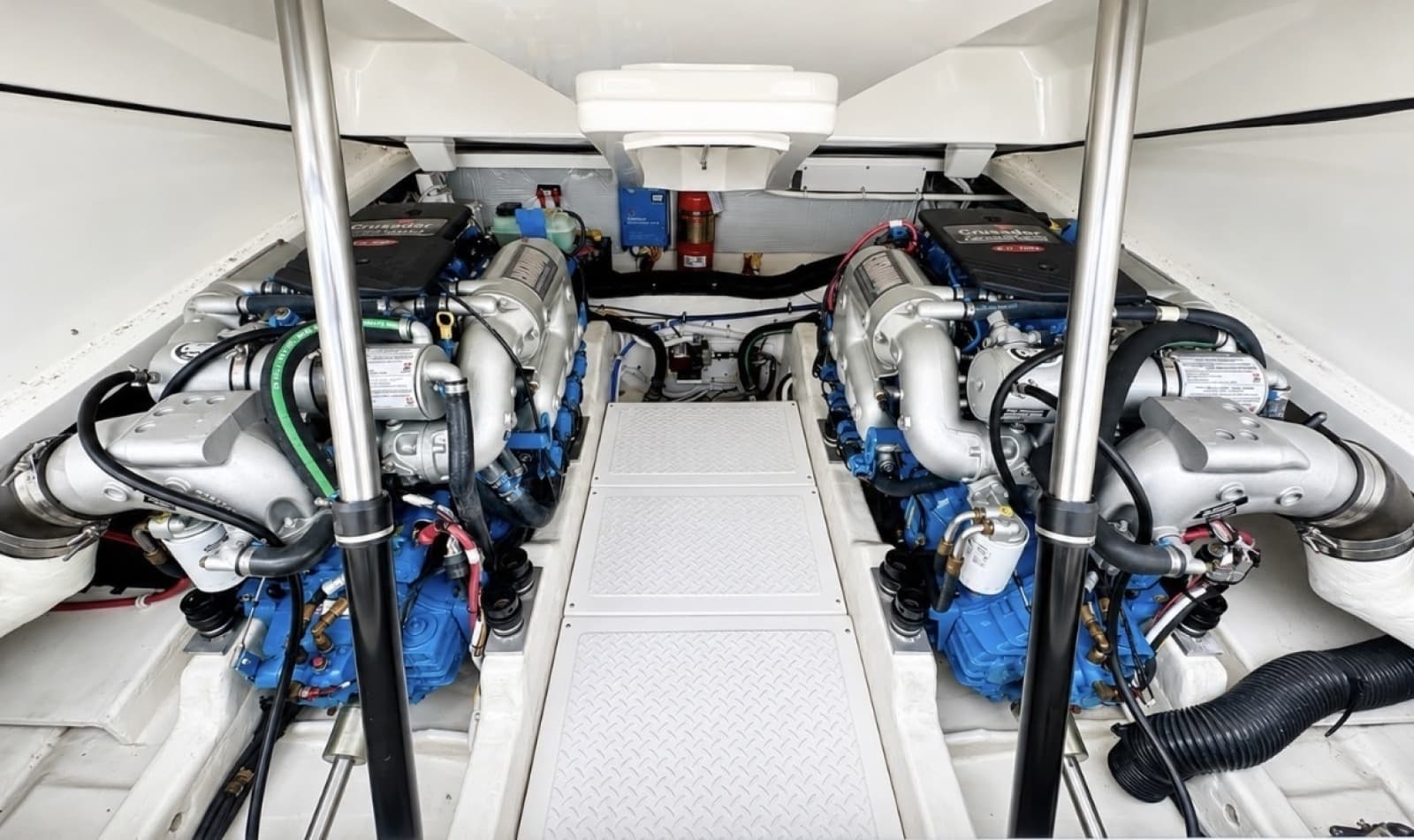 2015 Tiara Yachts 3100 Coronet - Photo 41