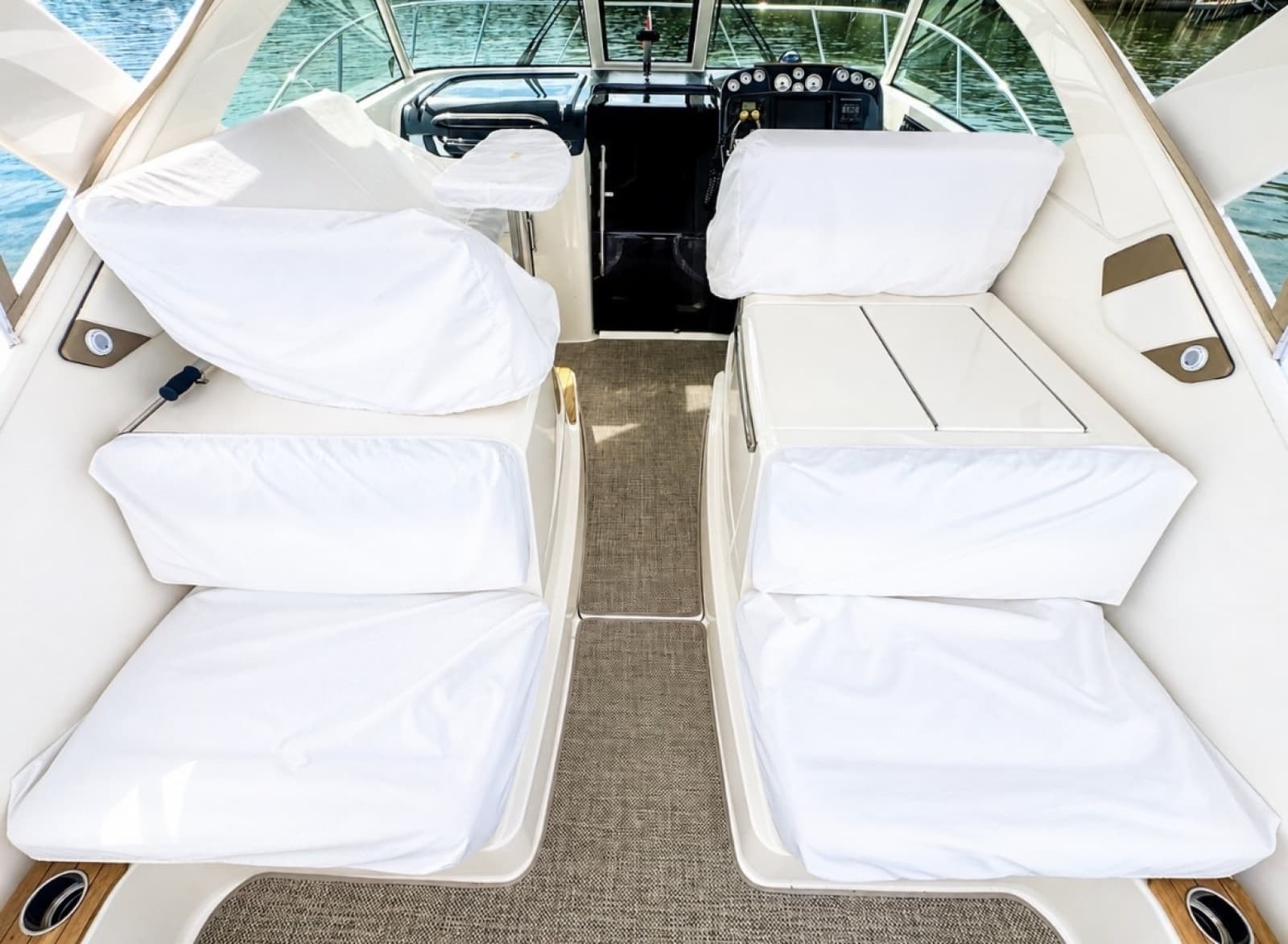 2015 Tiara Yachts 3100 Coronet - Photo 26