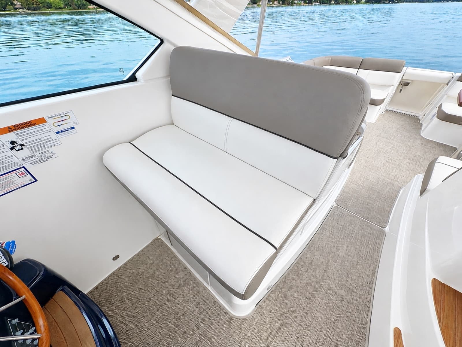 2015 Tiara Yachts 3100 Coronet - Photo 51