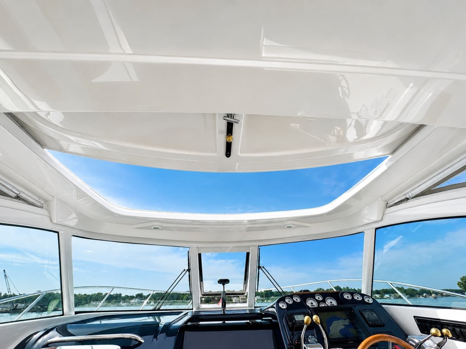 2015 Tiara Yachts 3100 Coronet - Photo 68