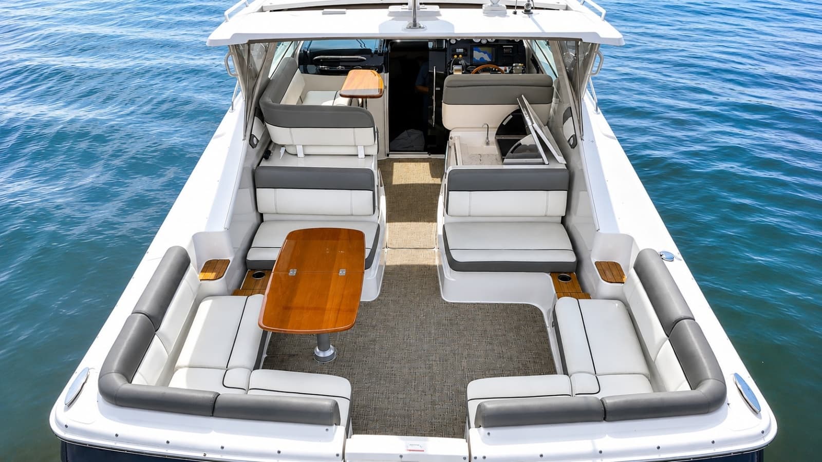 2015 Tiara Yachts 3100 Coronet - Photo 29